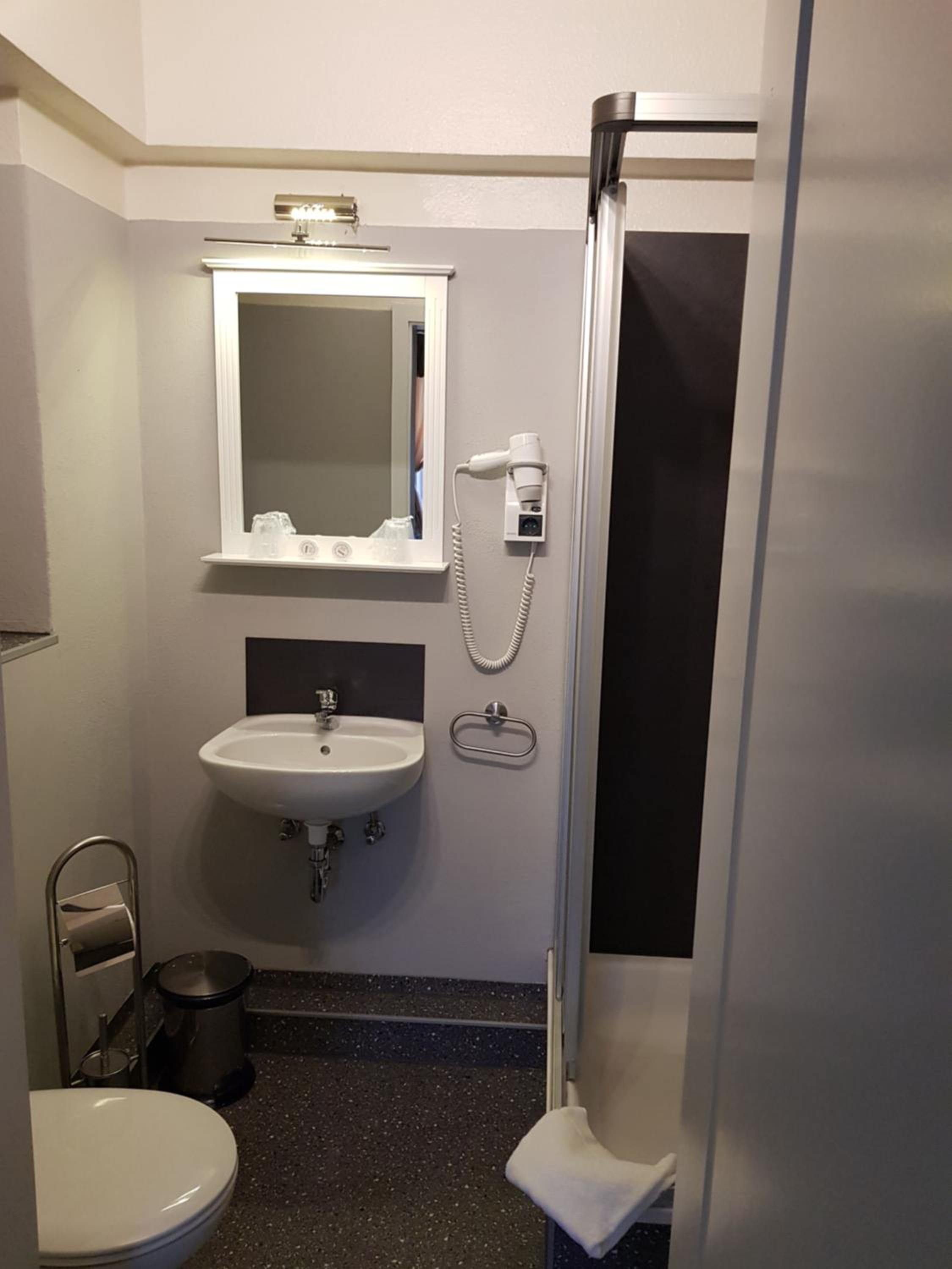 Small Double or Twin Room photo 2