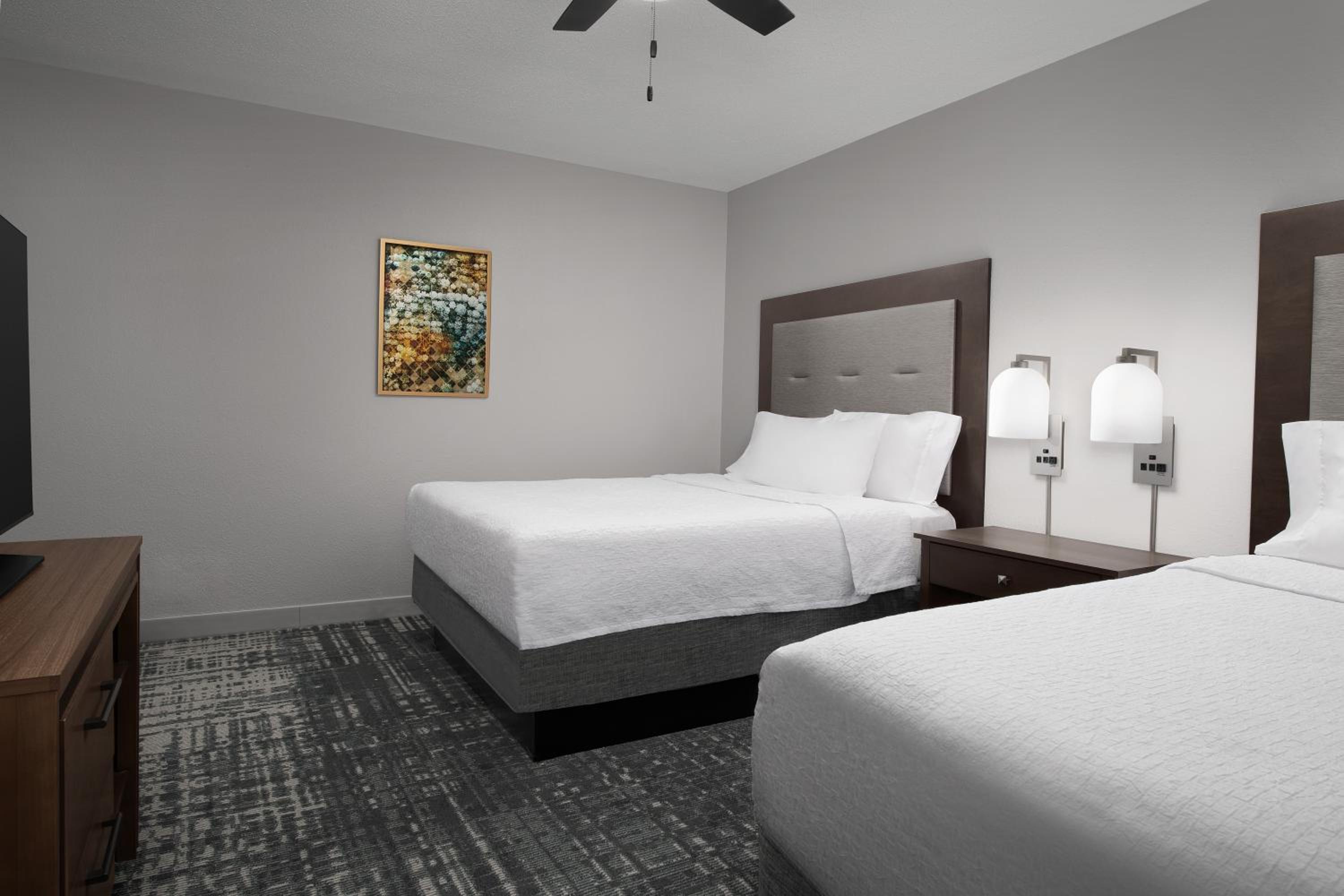 One-Bedroom Suite with Two Queen Beds - Photo 9