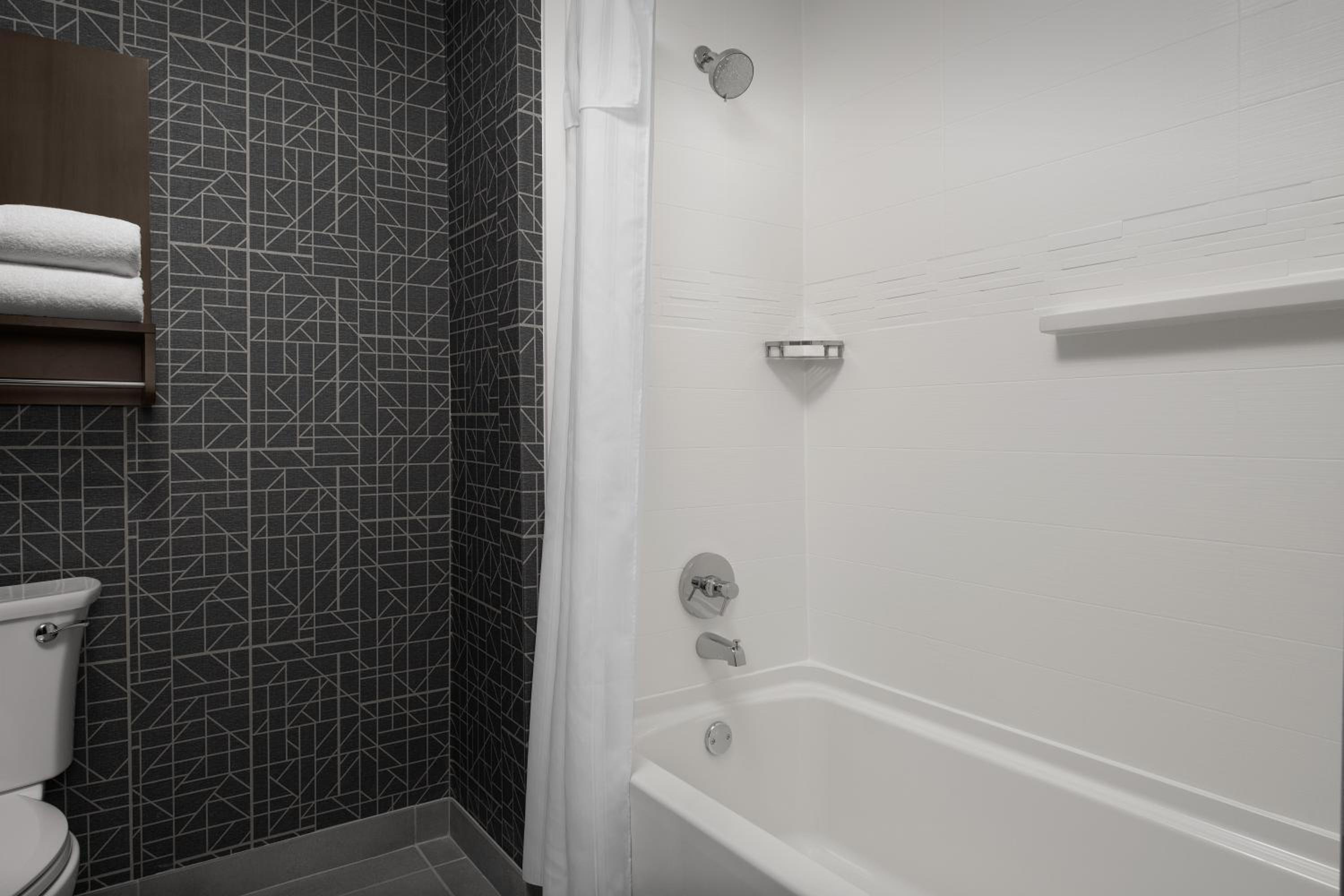 Two-Bedroom Suite - Photo 8
