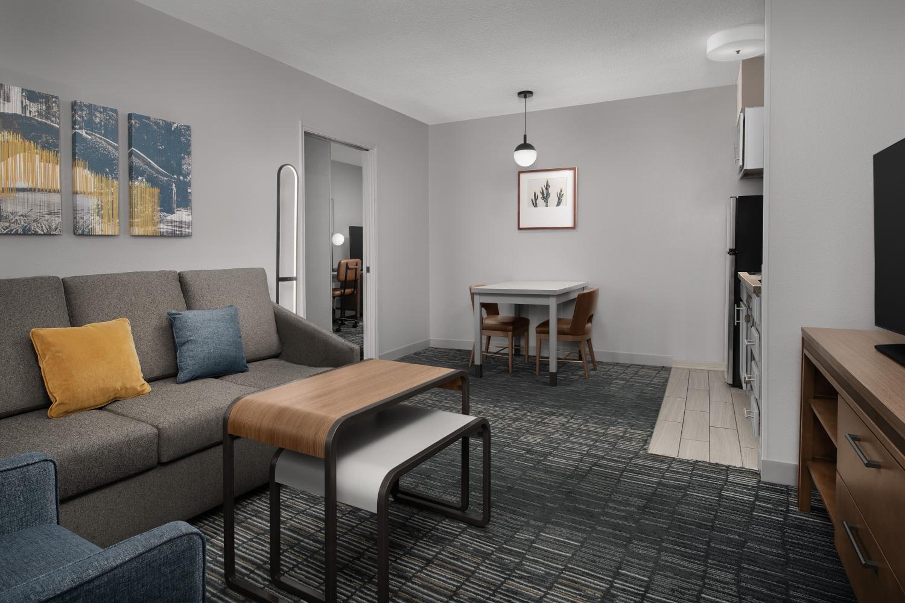One-Bedroom Double Suite with Two Double Beds - Photo 5