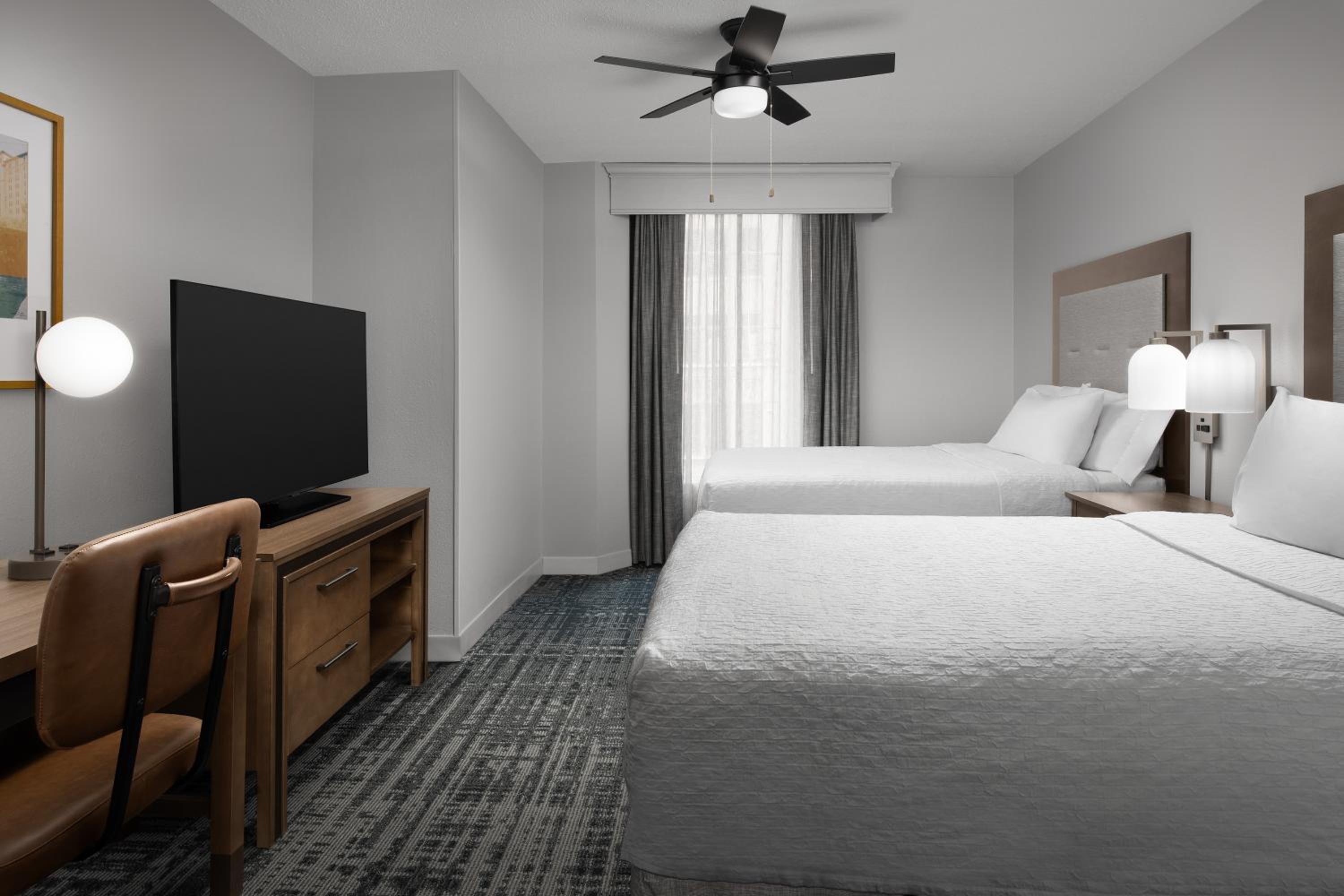 One-Bedroom Double Suite with Two Double Beds - Photo 10