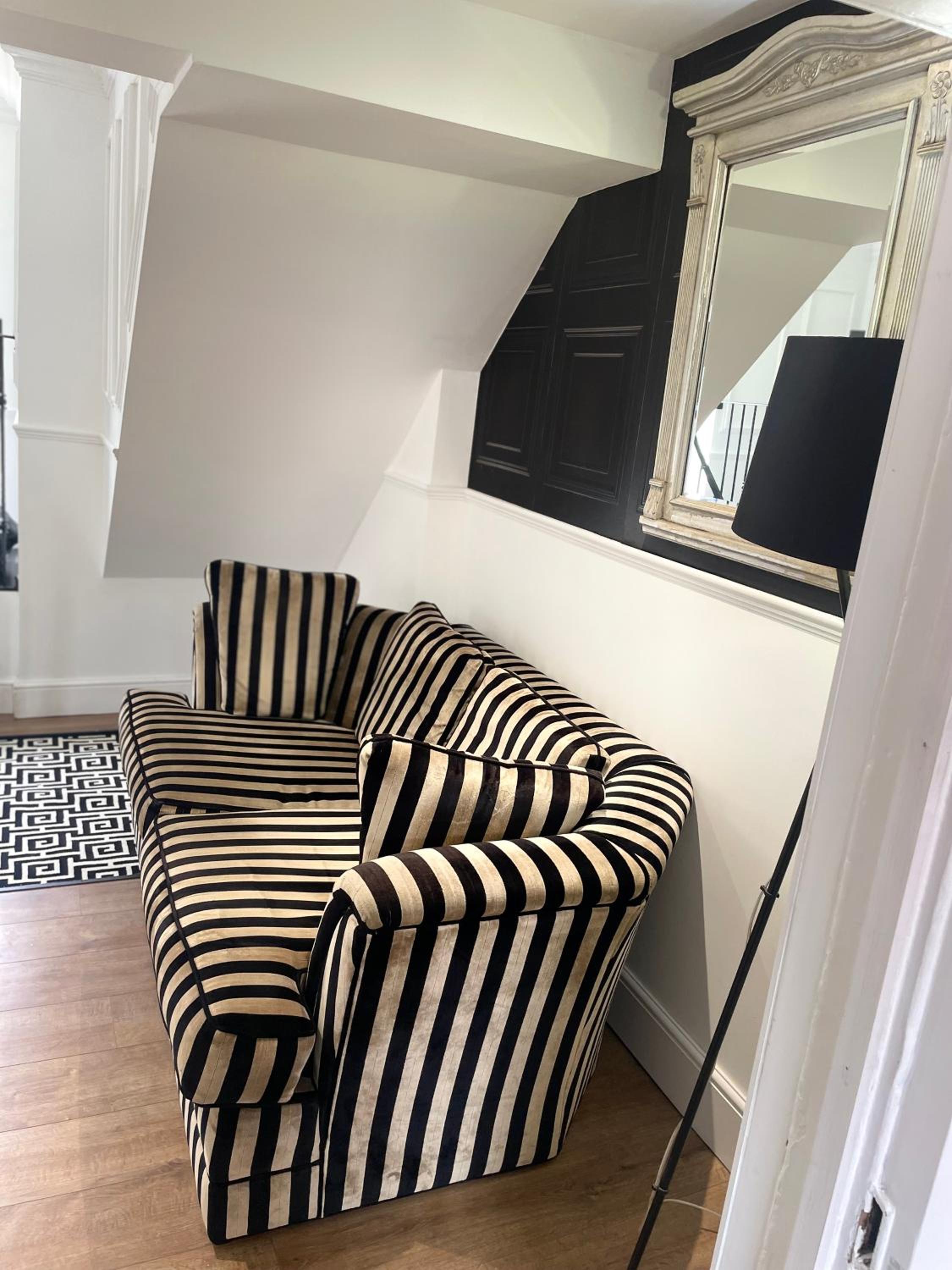 One-Bedroom Apartment photo 3