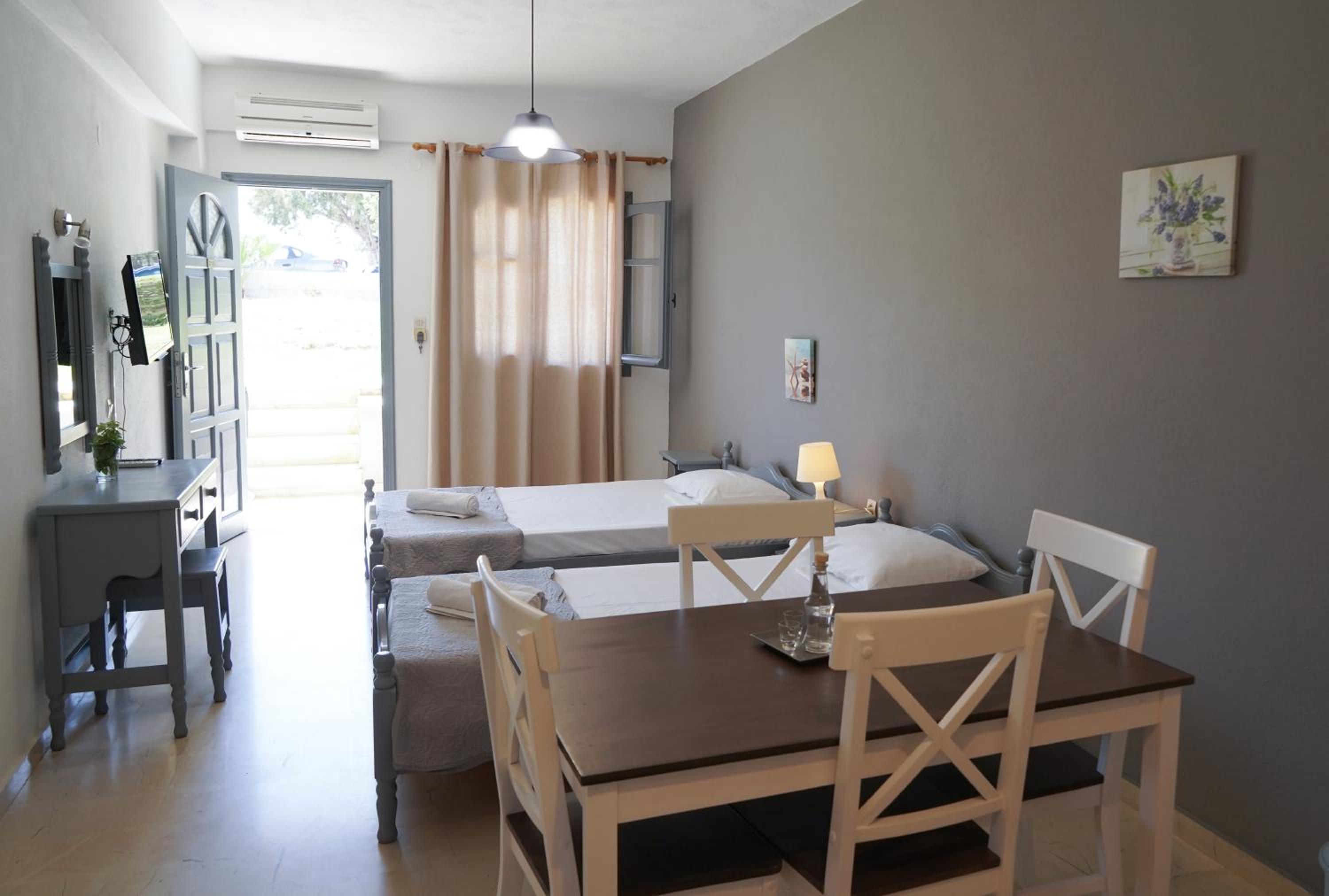Apartment (4 Adults)