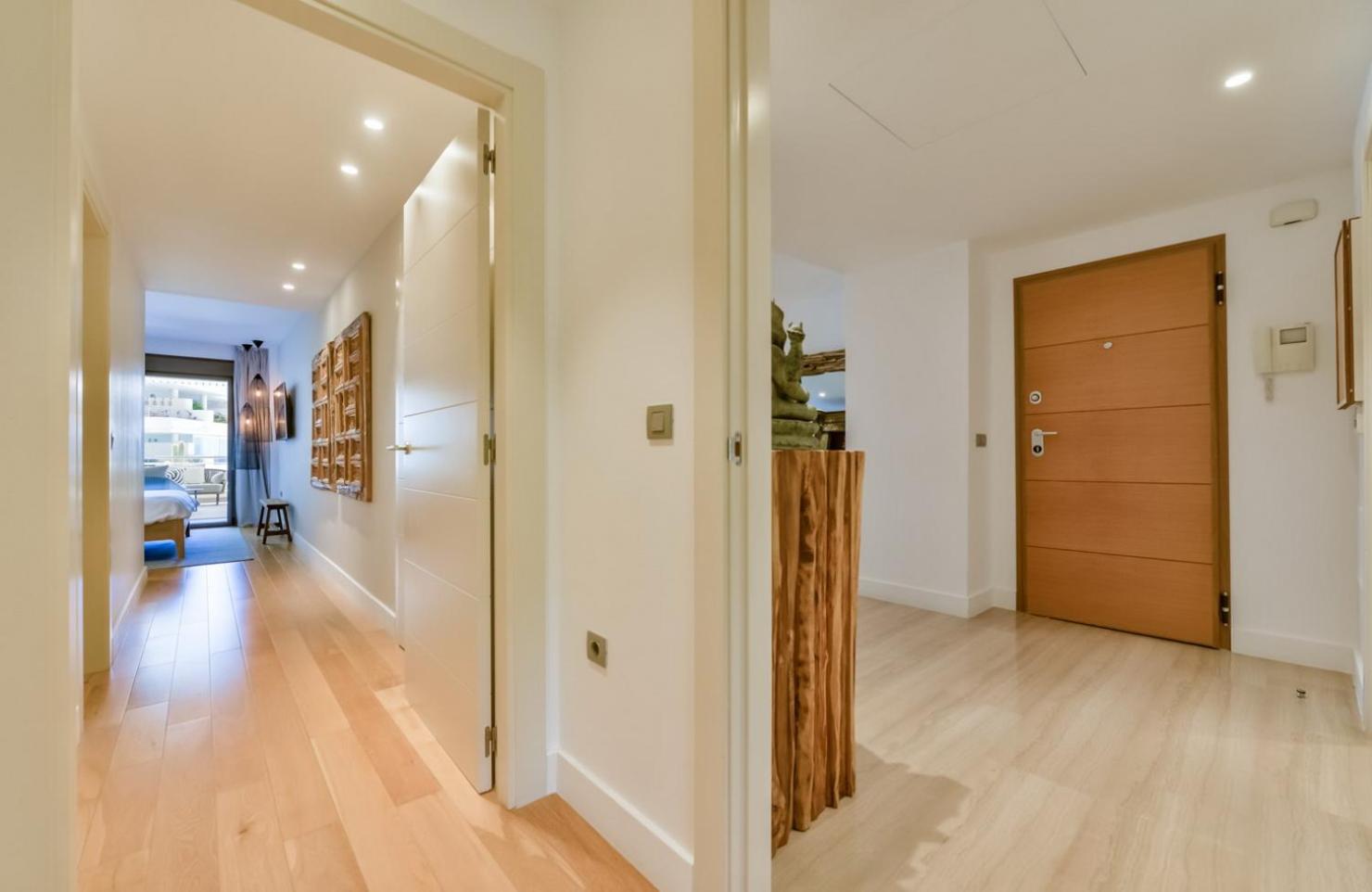Apartamento de dos habitaciones con terraza y vista al mar