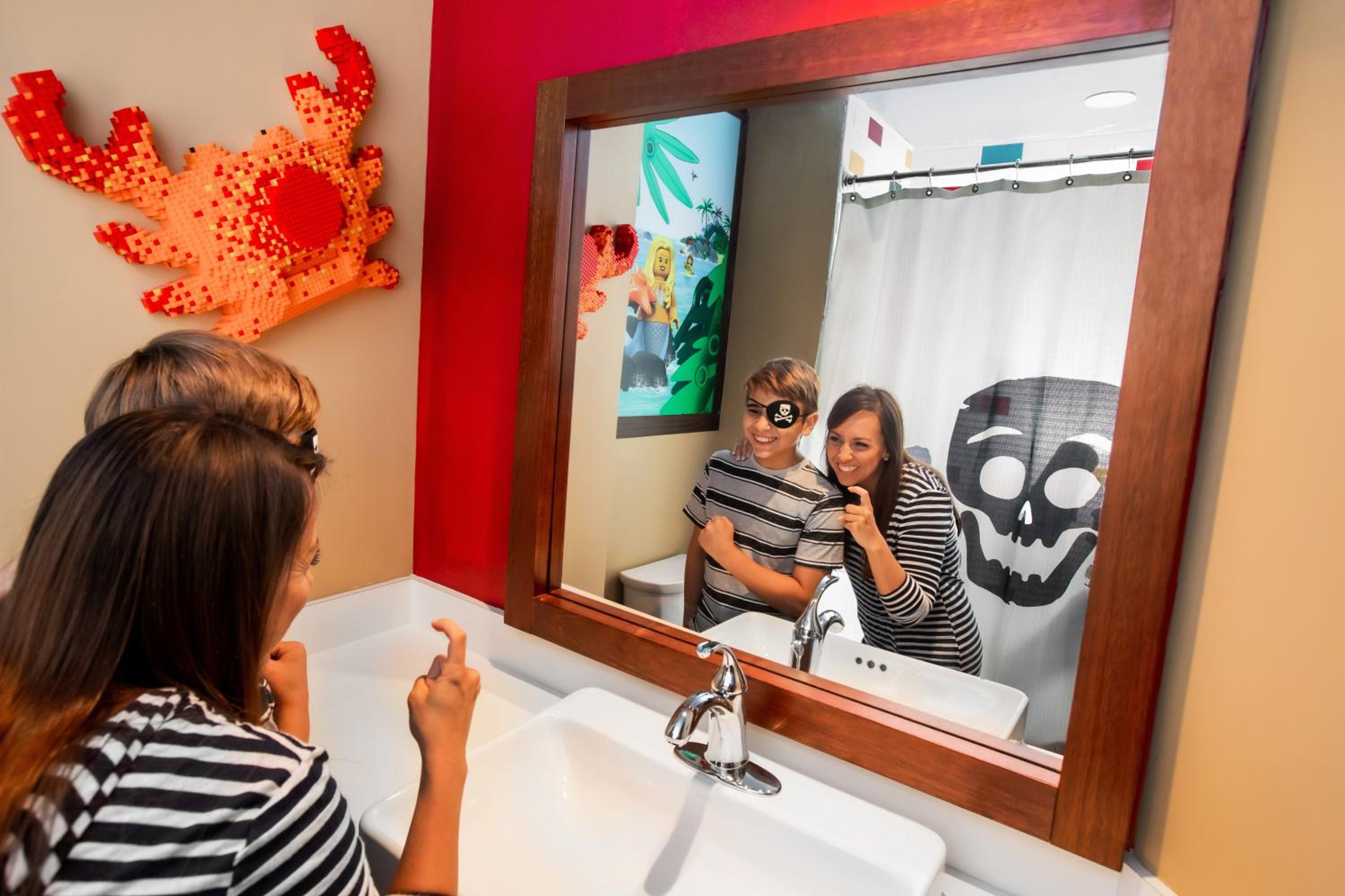 Family Room - Pirate Themed - LEGOLAND® Hotel photo 2