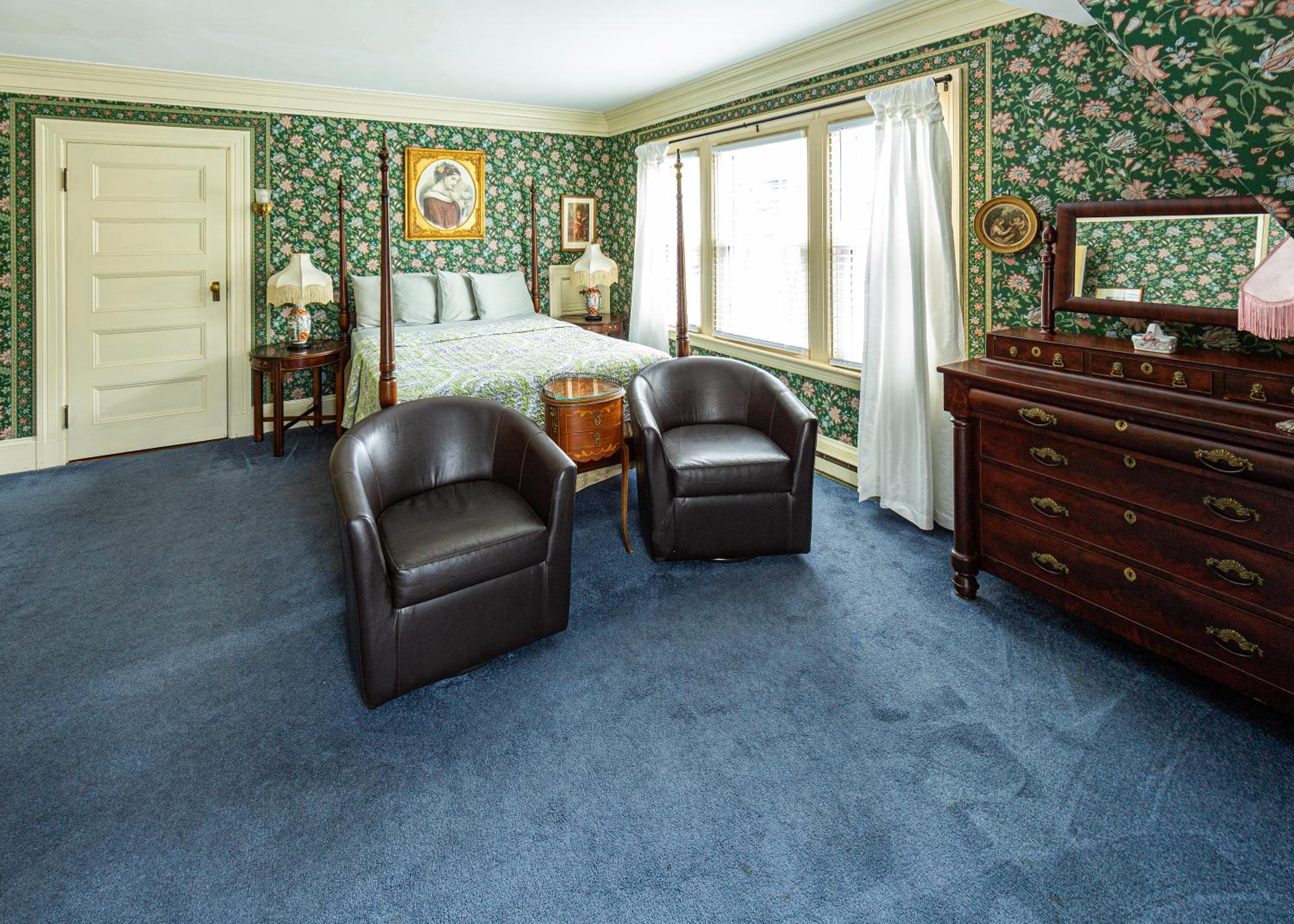 Queen Room