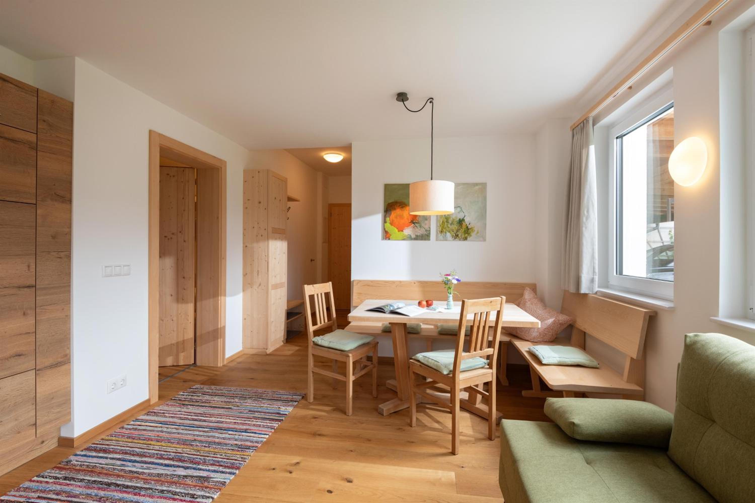 One-Bedroom Apartment with Shower photo 1
