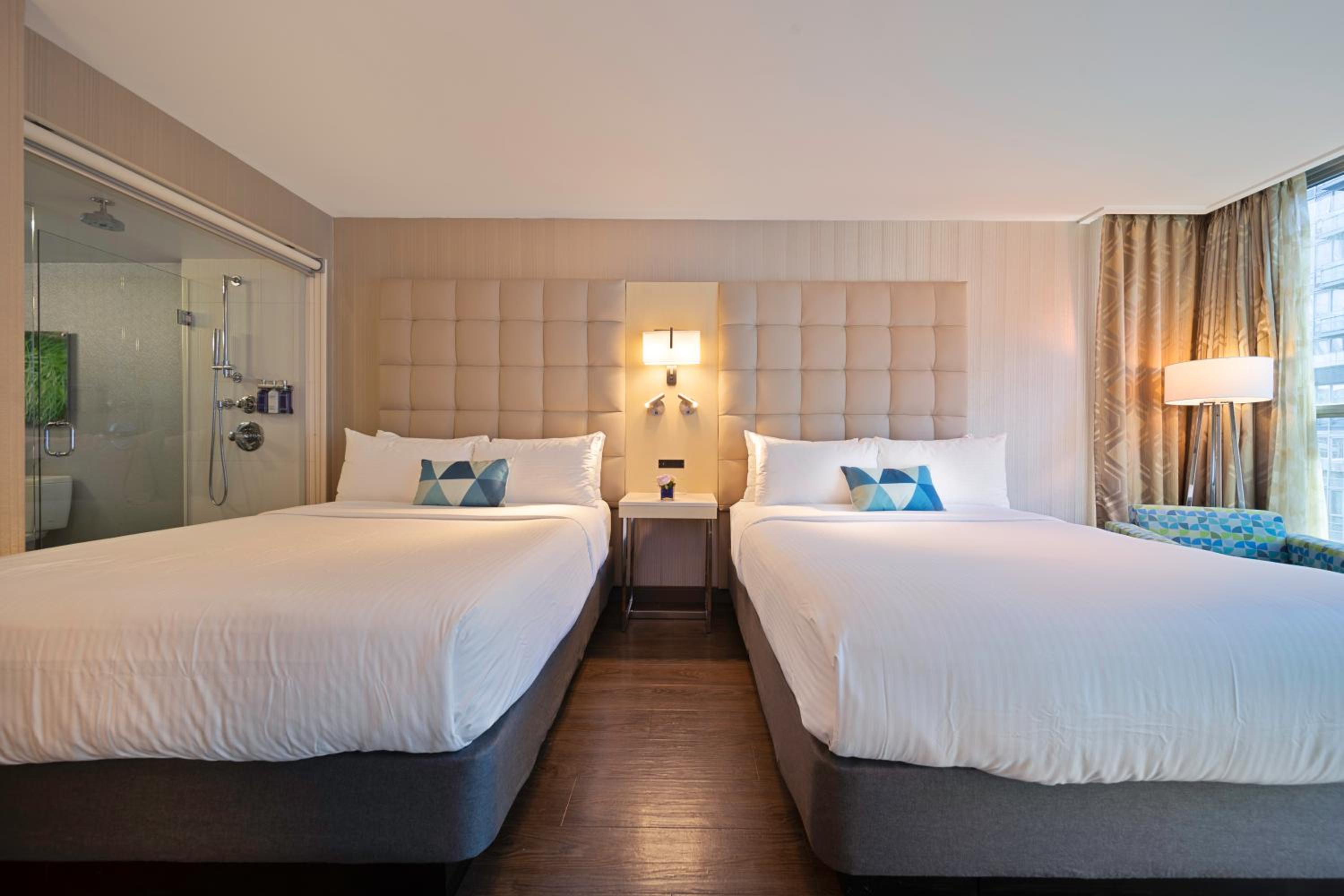 Deluxe Queen Room with Two Queen Beds thumbnail 6