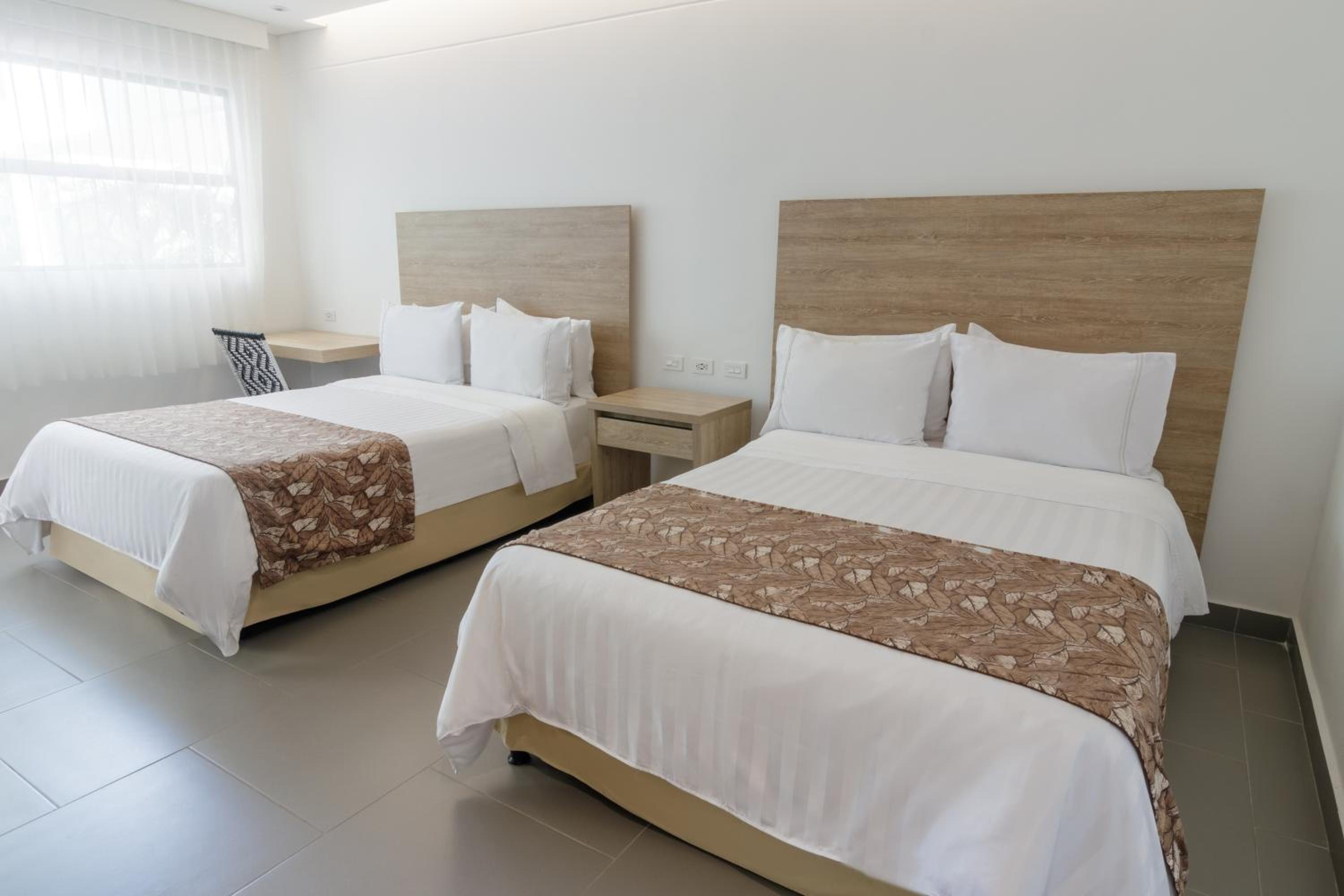Standard Twin Room - Photo 1