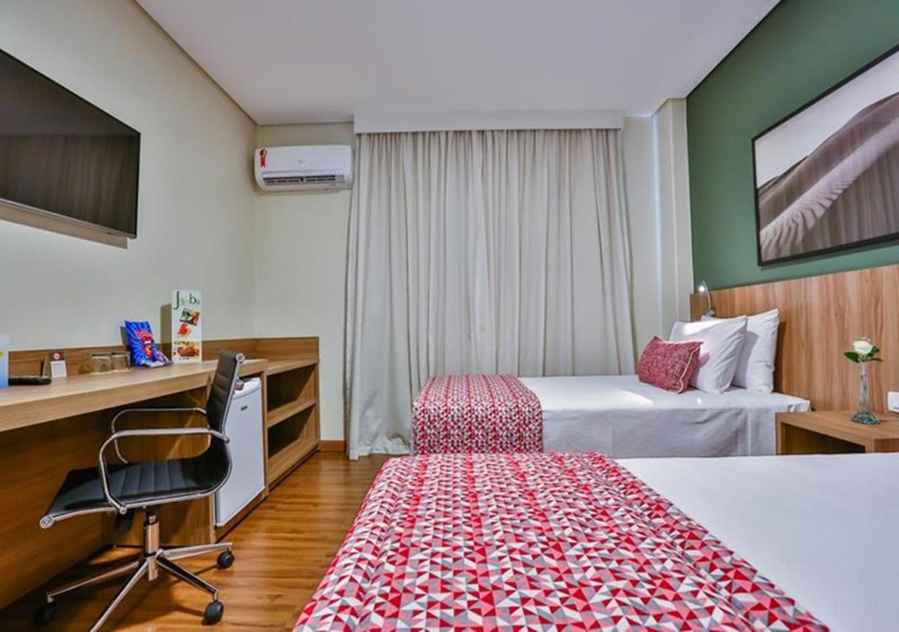 Deluxe Double or Twin Room photo 3