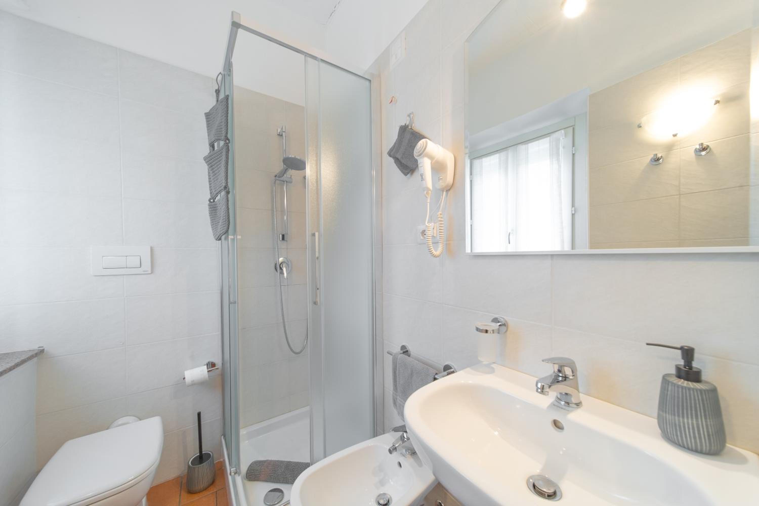 Superior Double or Twin Room - Photo 15