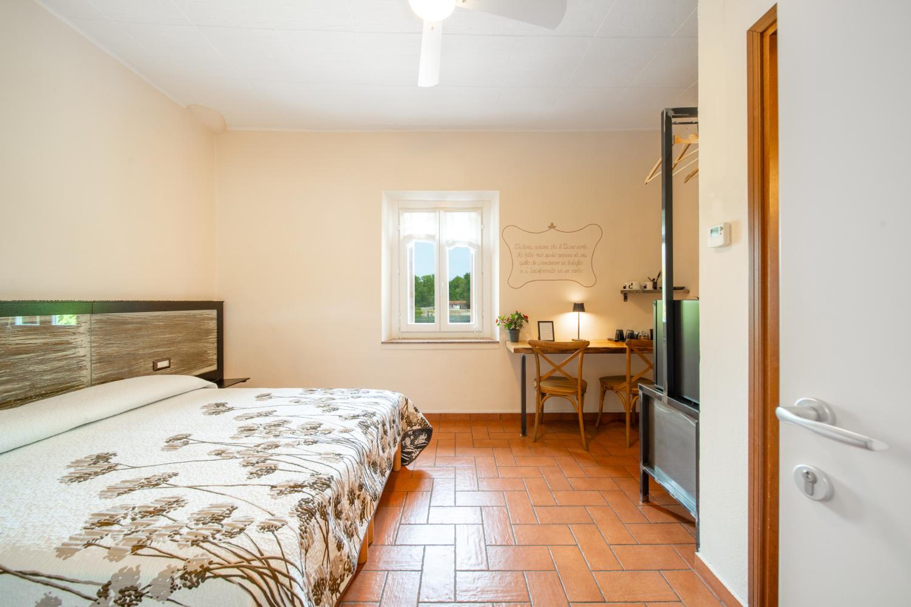 Superior Double or Twin Room - Photo 4
