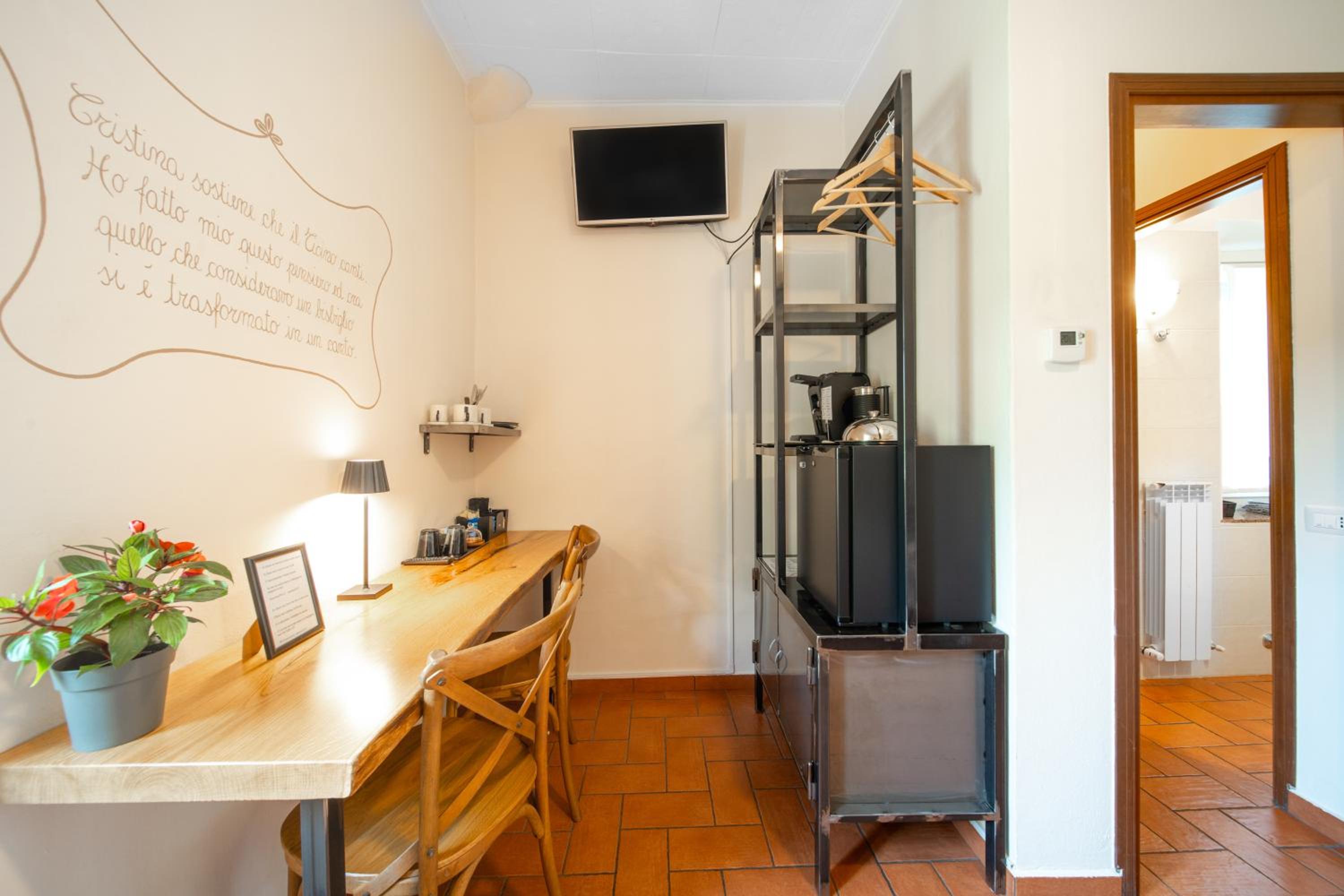 Superior Double or Twin Room - Photo 10