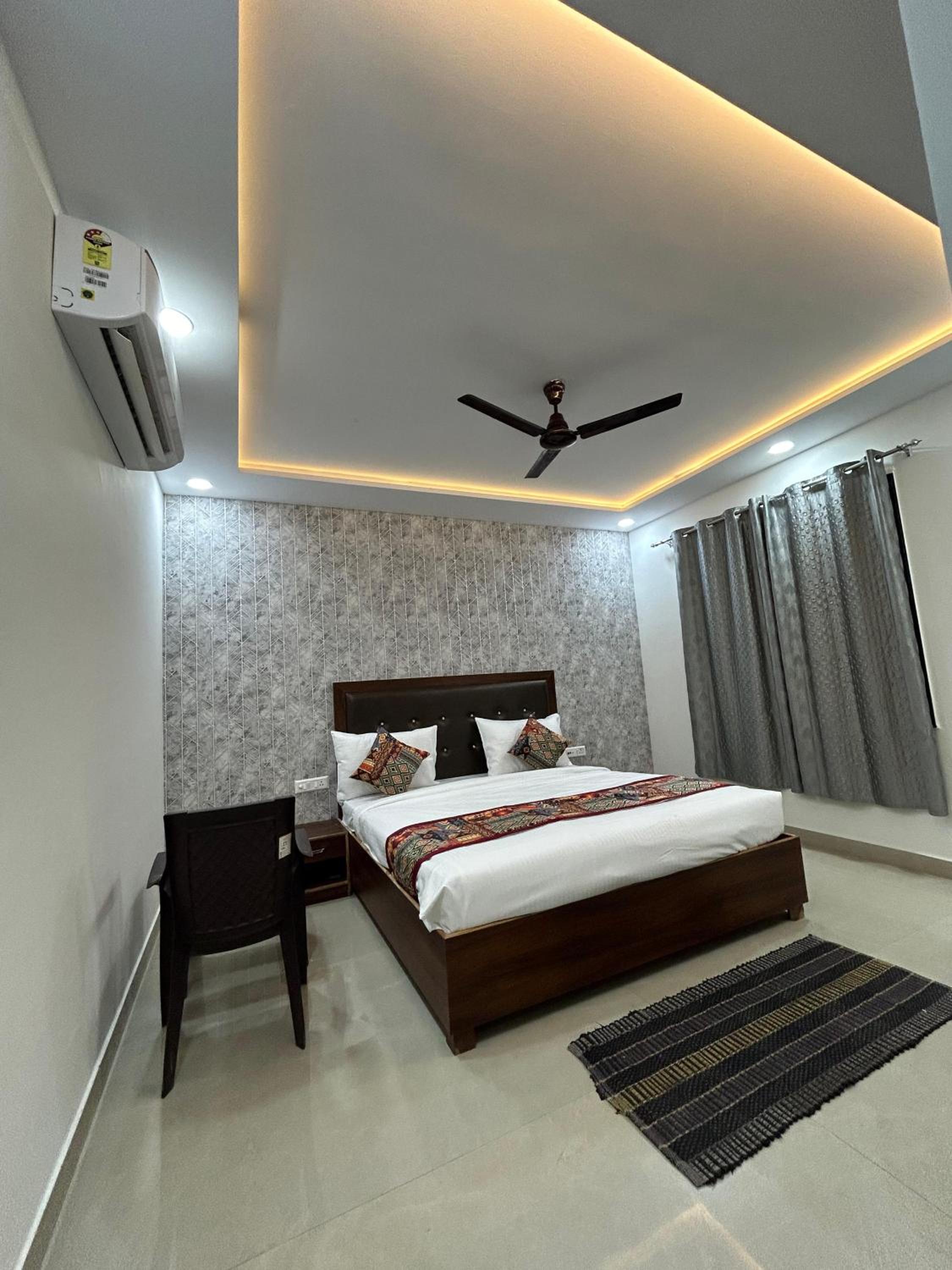 Economy Double Room photo 2