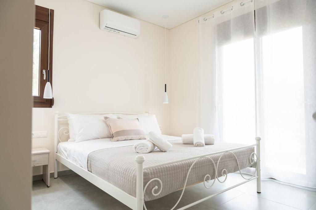 Two-Bedroom House photo 2