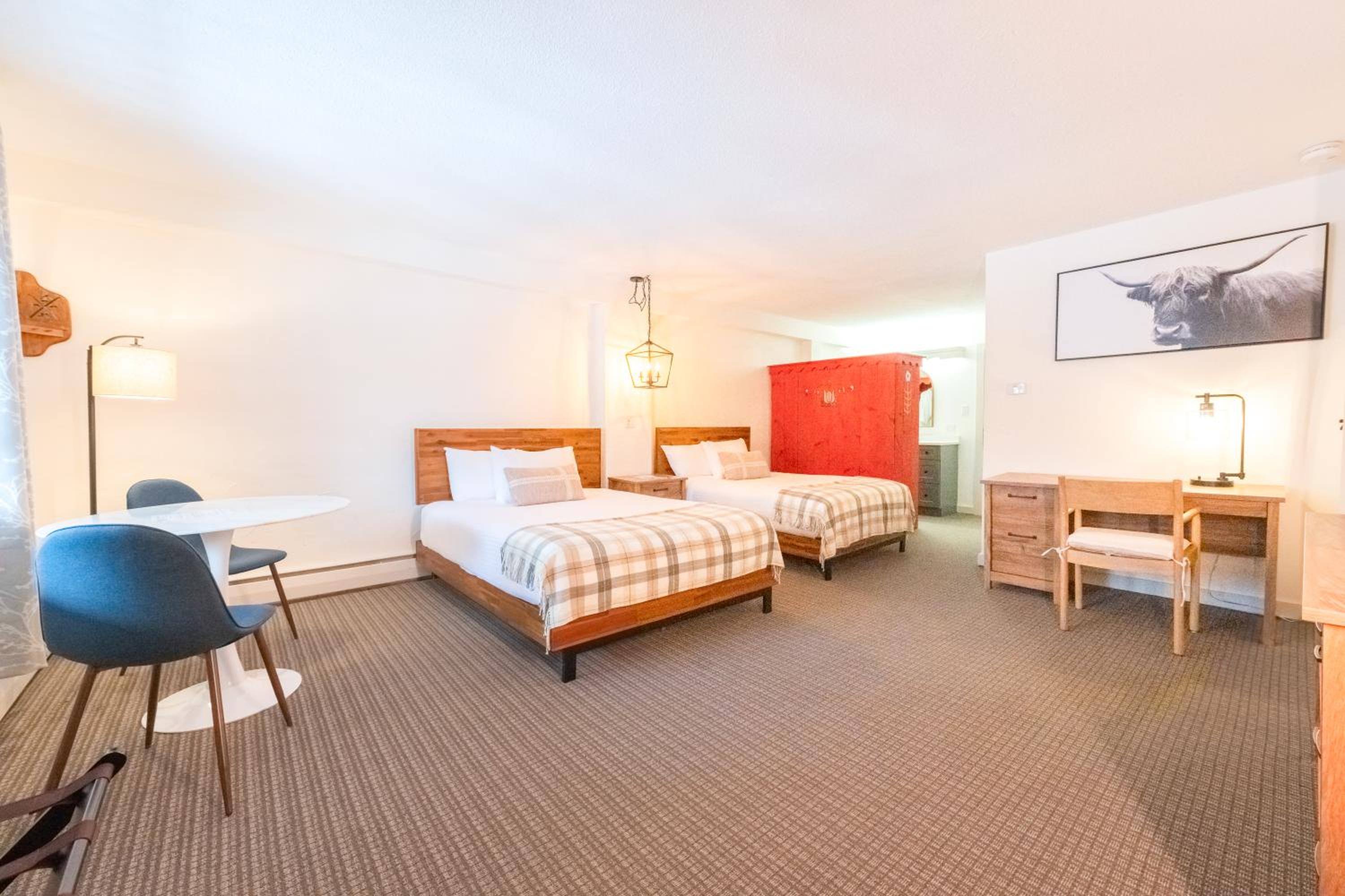 Two-Bedroom Suite - Photo 14