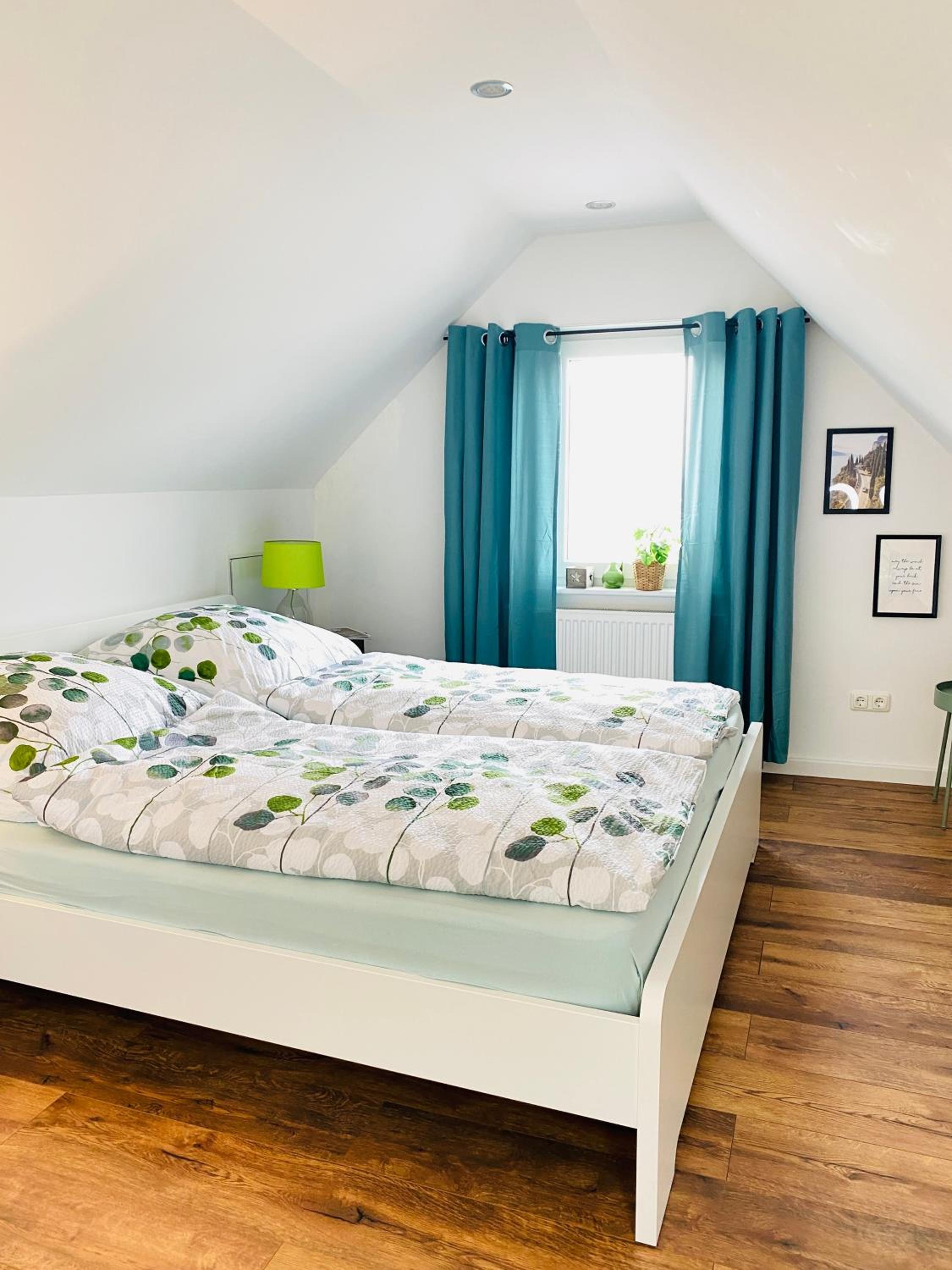 Five-Bedroom House photo 2