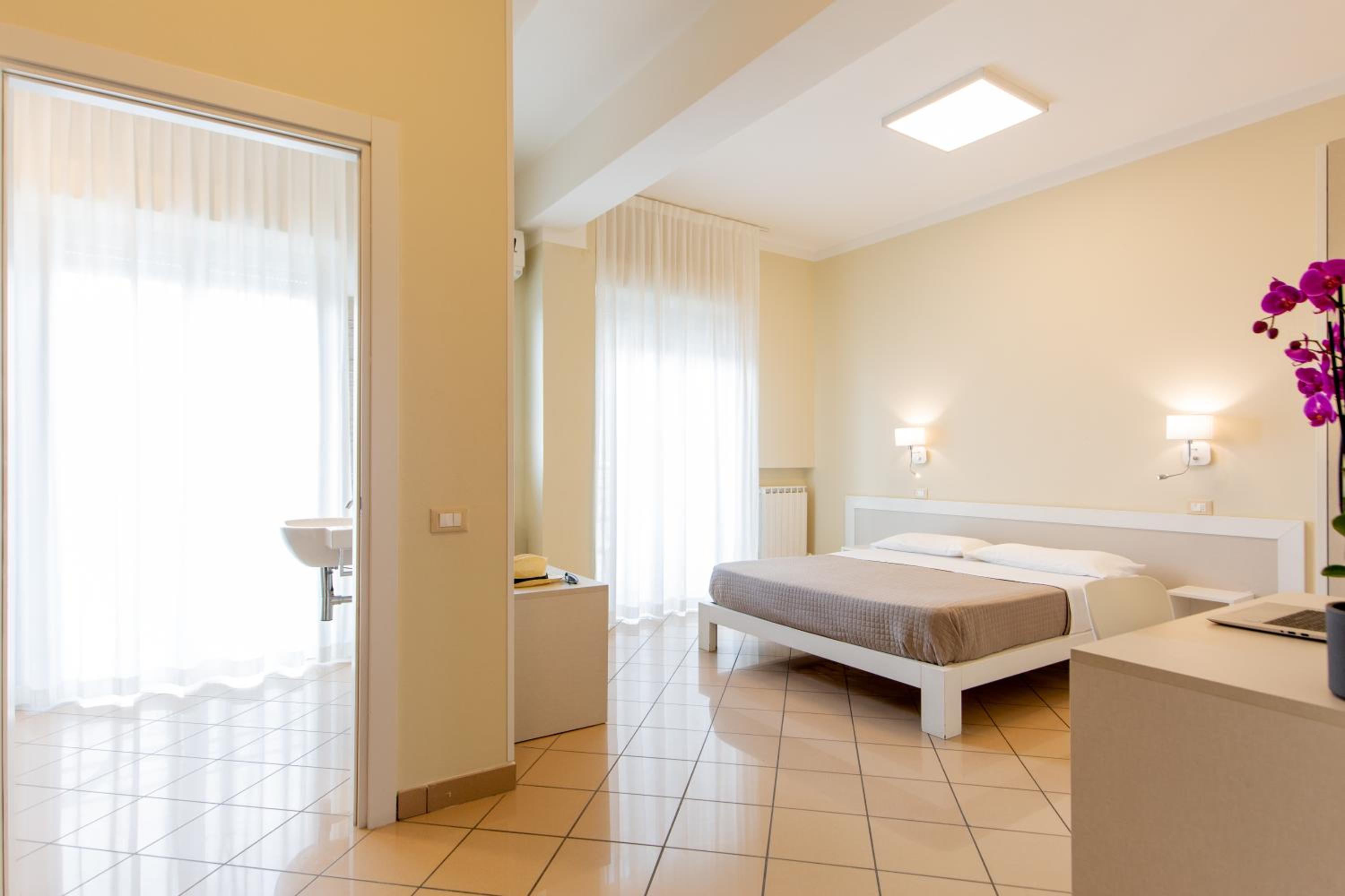 Premium Quadruple Room - Photo 3