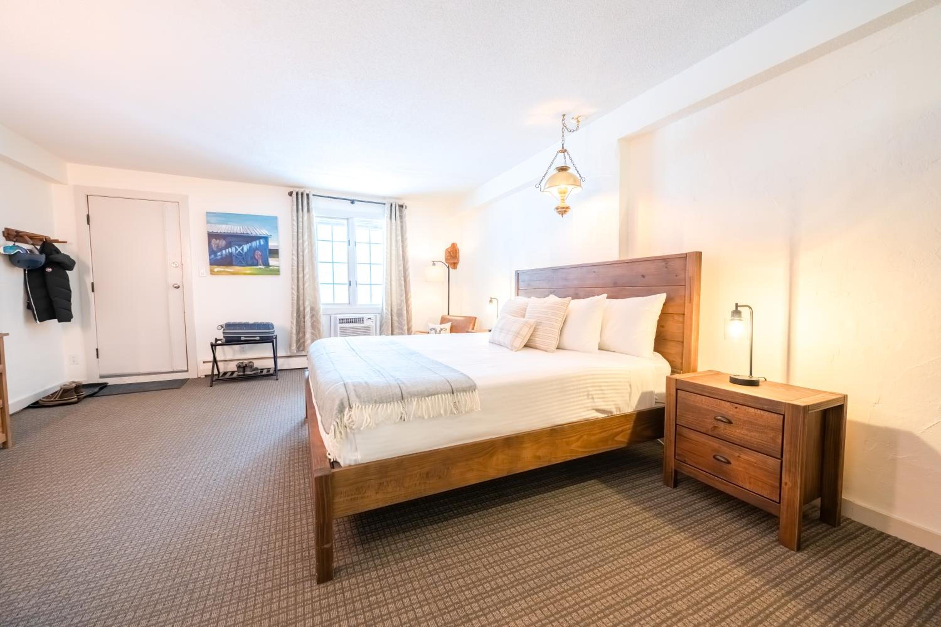 Superior King Suite - Photo 8