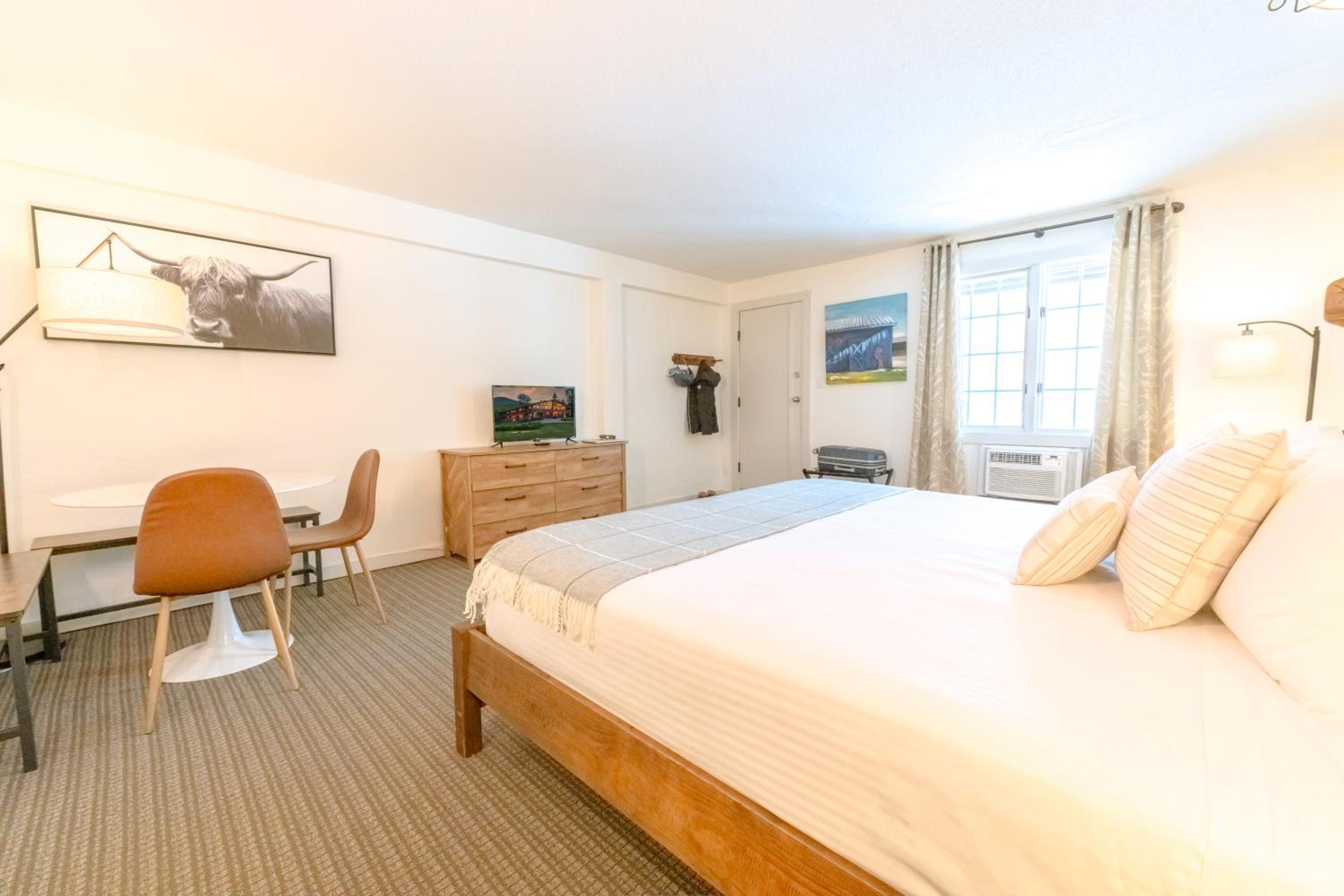 Superior King Suite - Photo 5