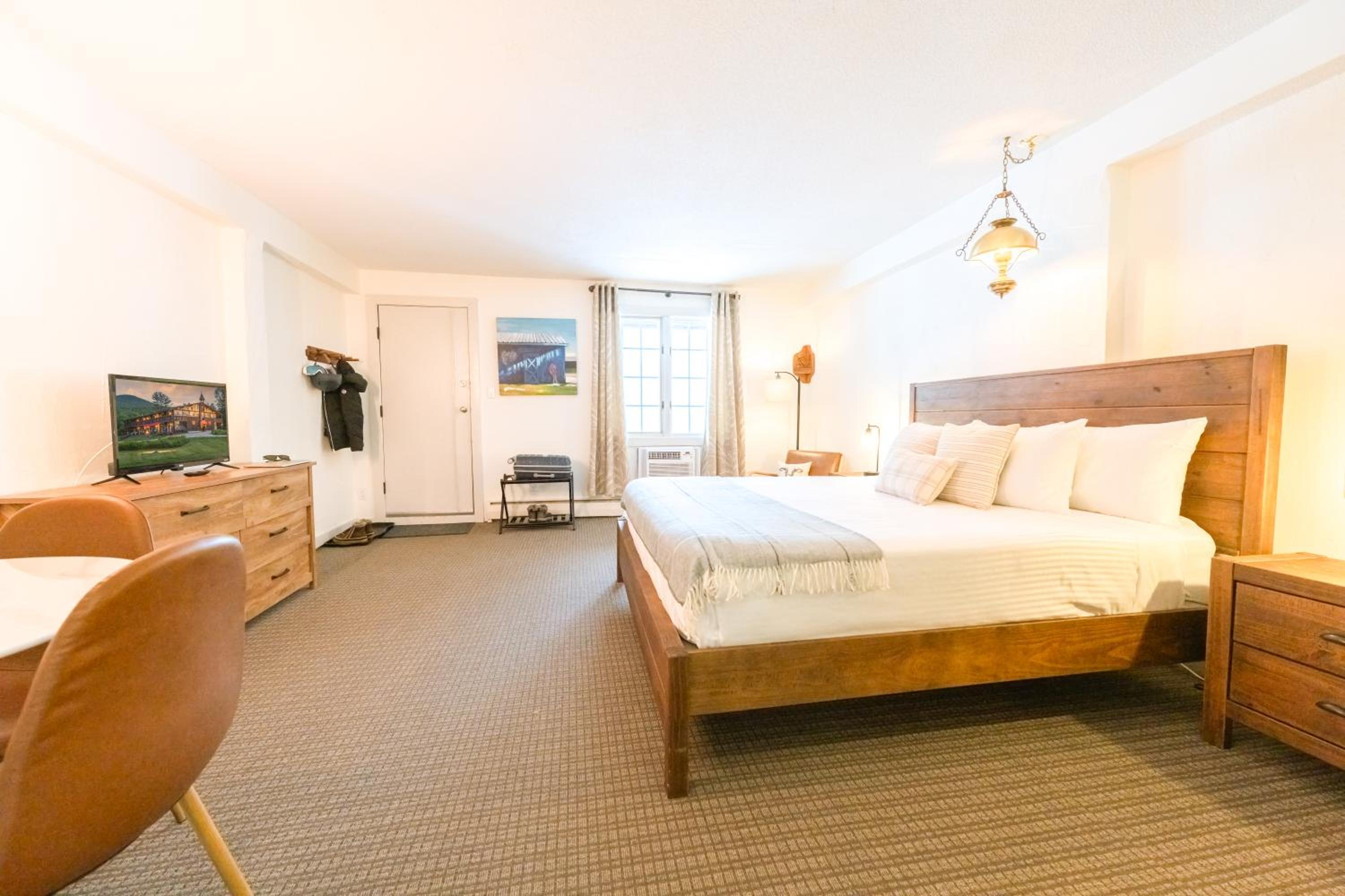 Superior King Suite - Photo 2