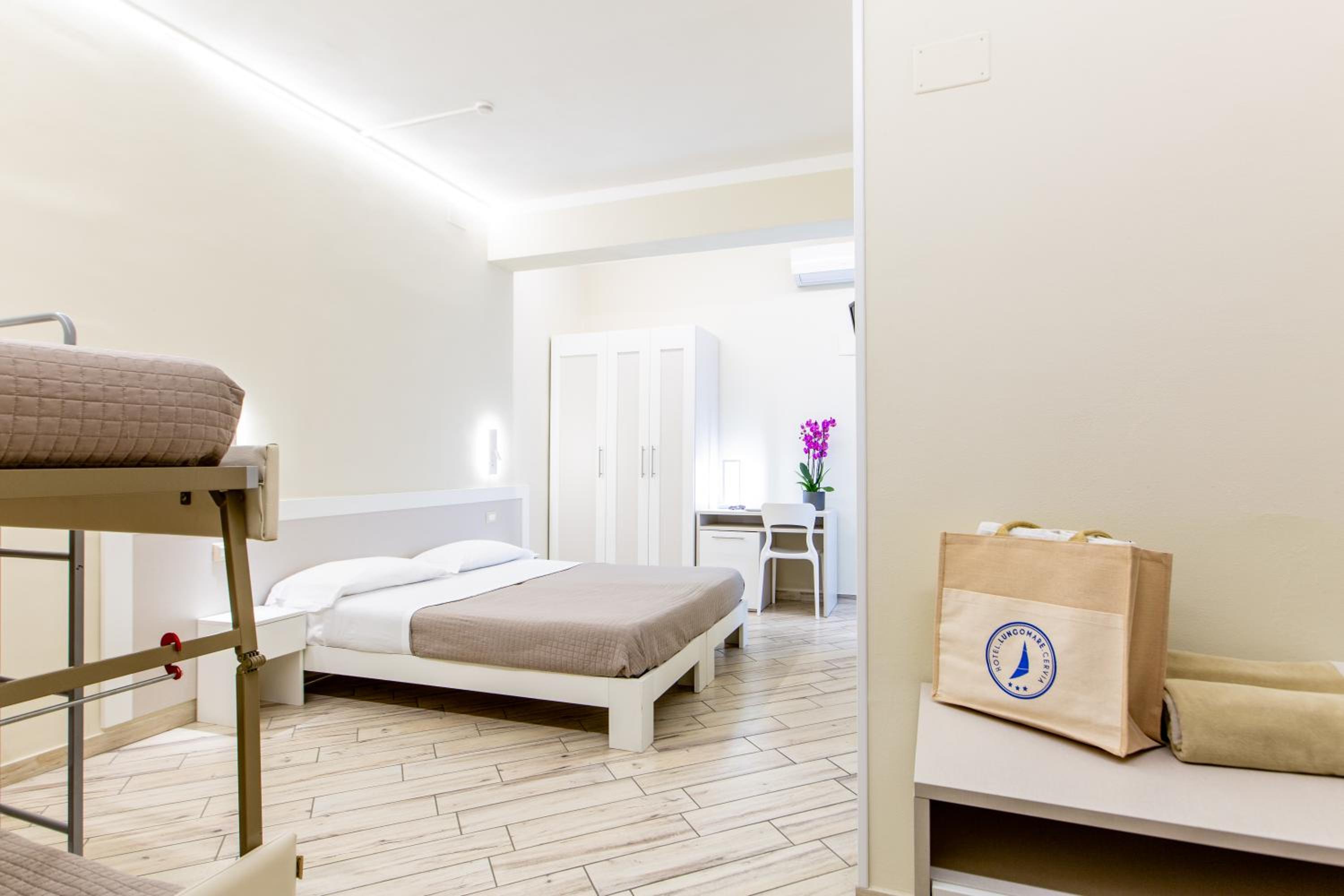 Premium Quadruple Room - Photo 2