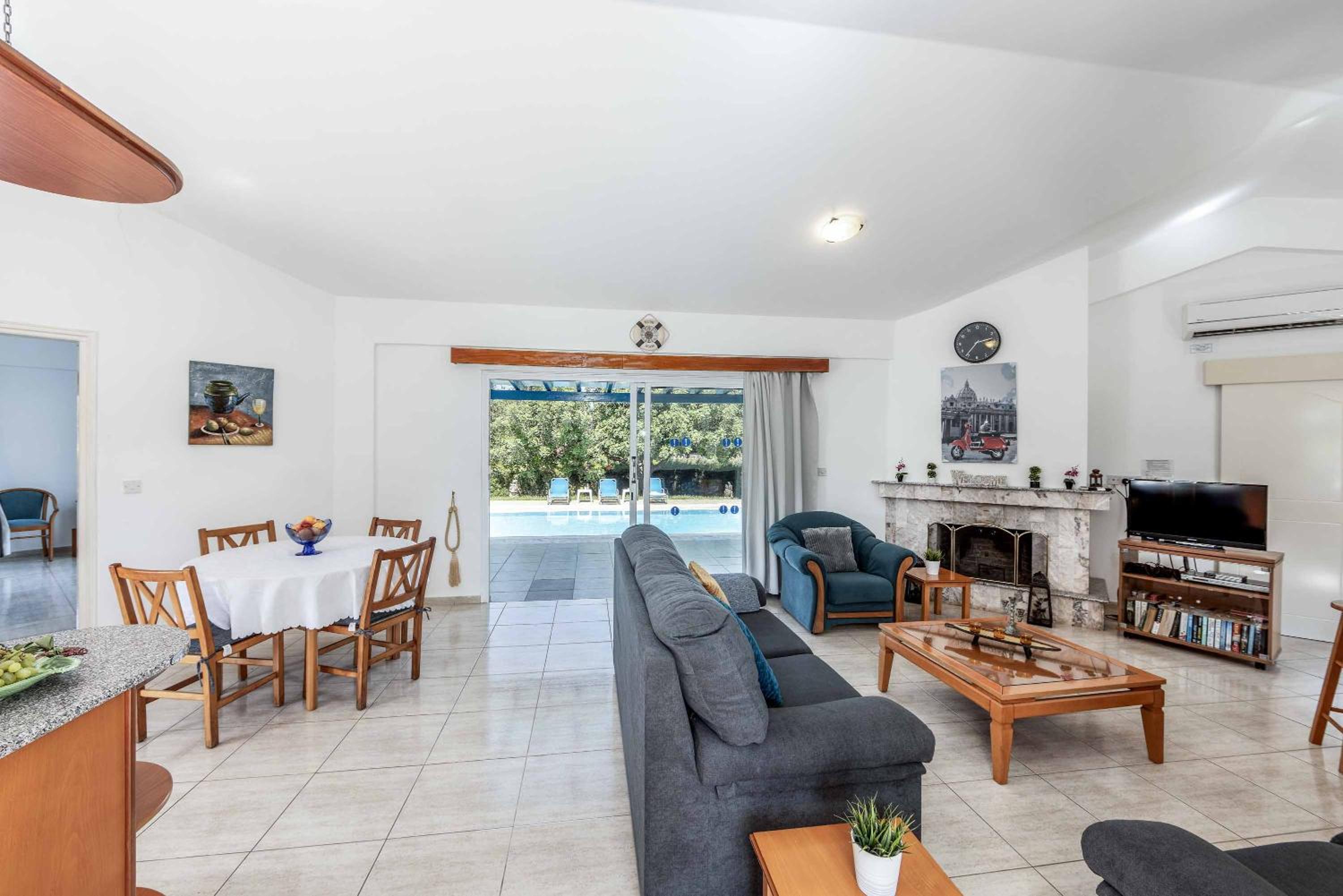 Villa photo 1