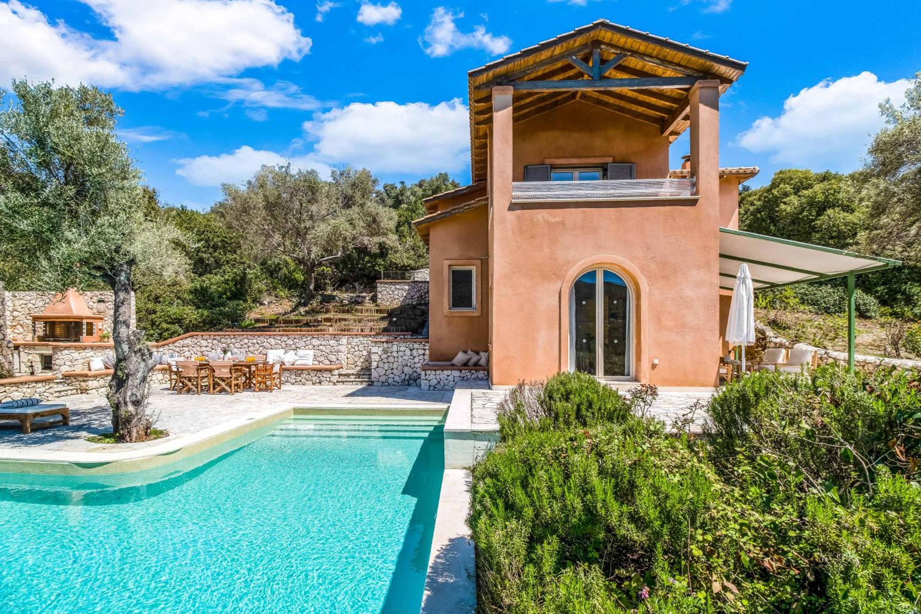 Villa photo 2