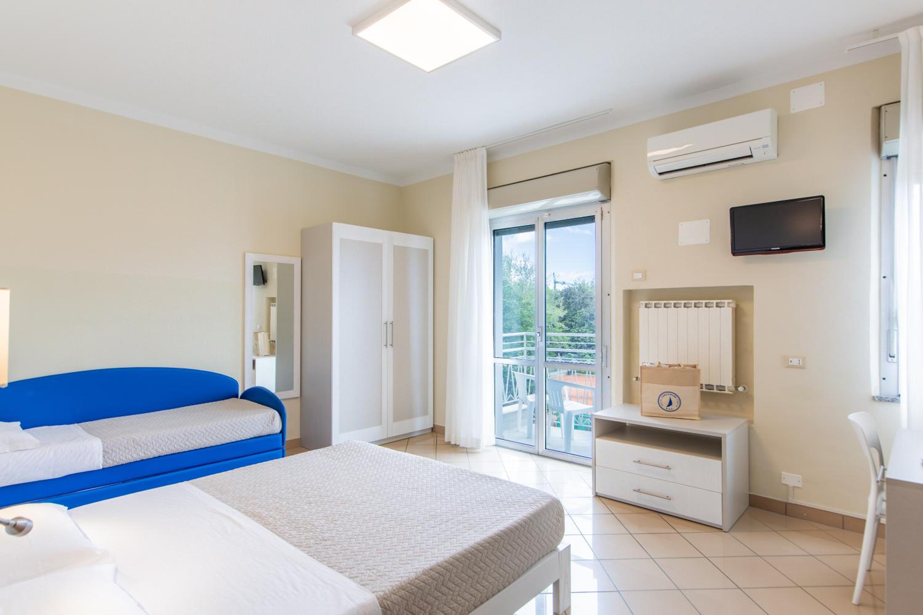 Premium Room with Lateral Sea View - Photo 11
