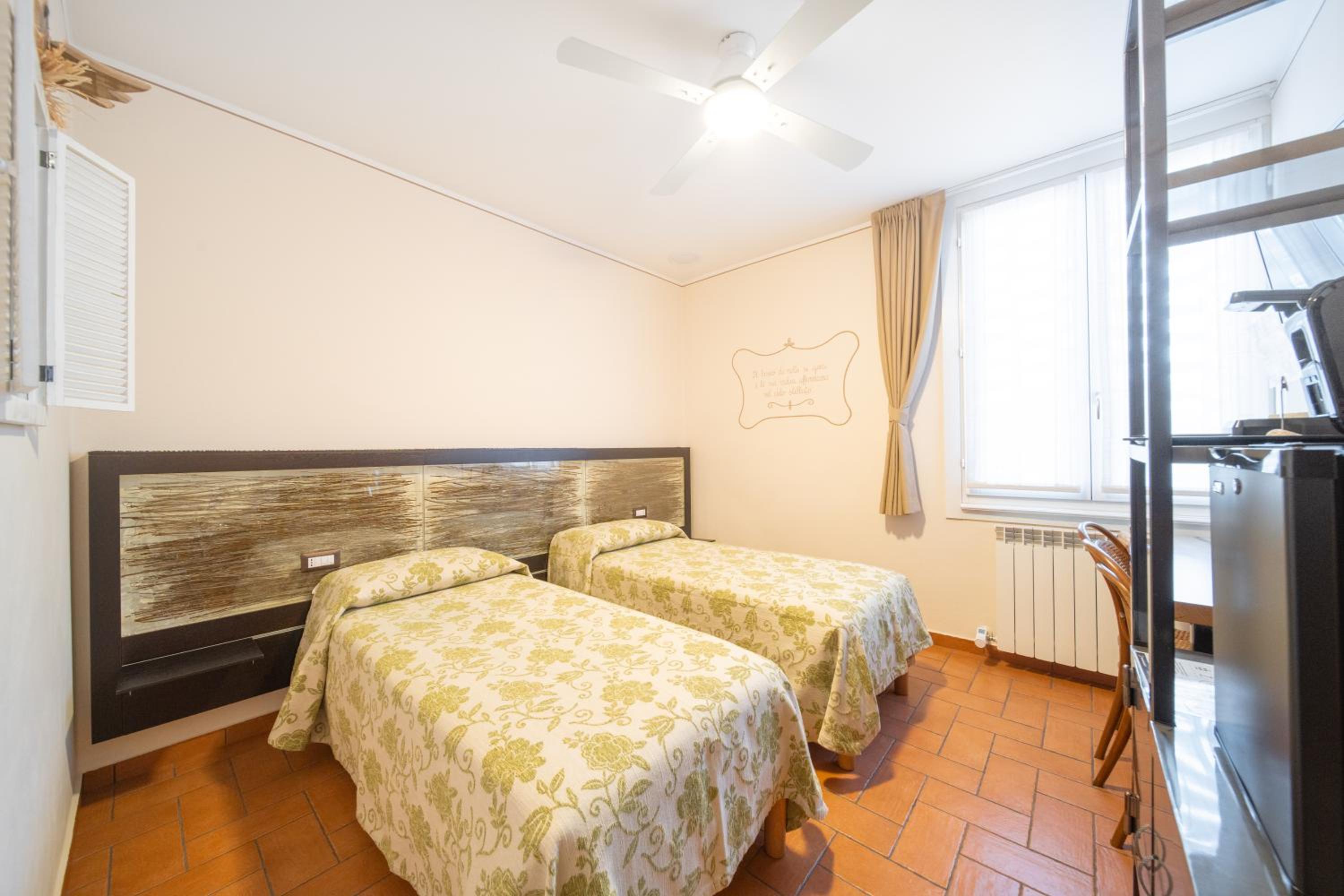 Standard Double or Twin Room - Photo 1