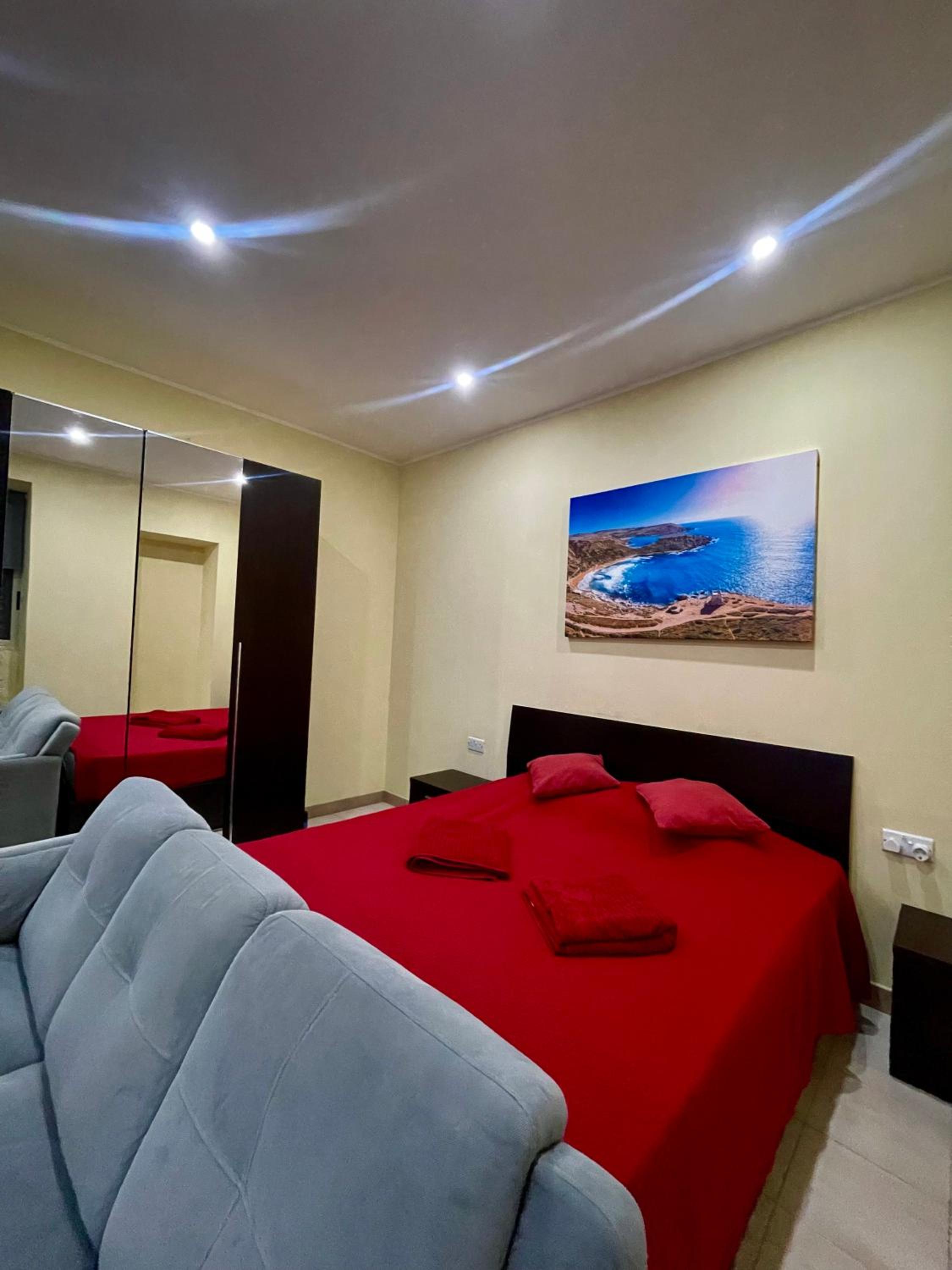 One-Bedroom Apartment
