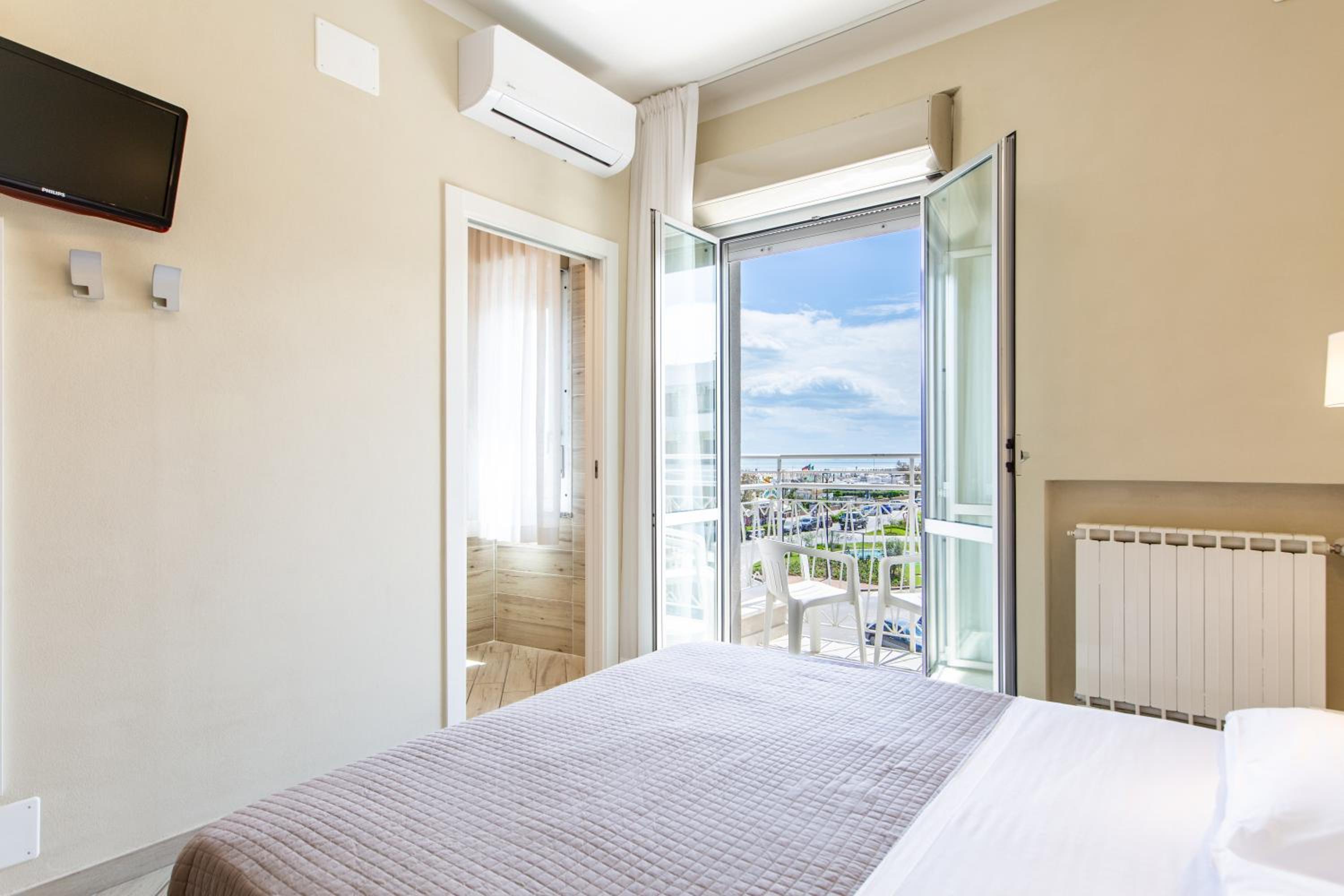 Comfort Room with Lateral Sea View photo 1