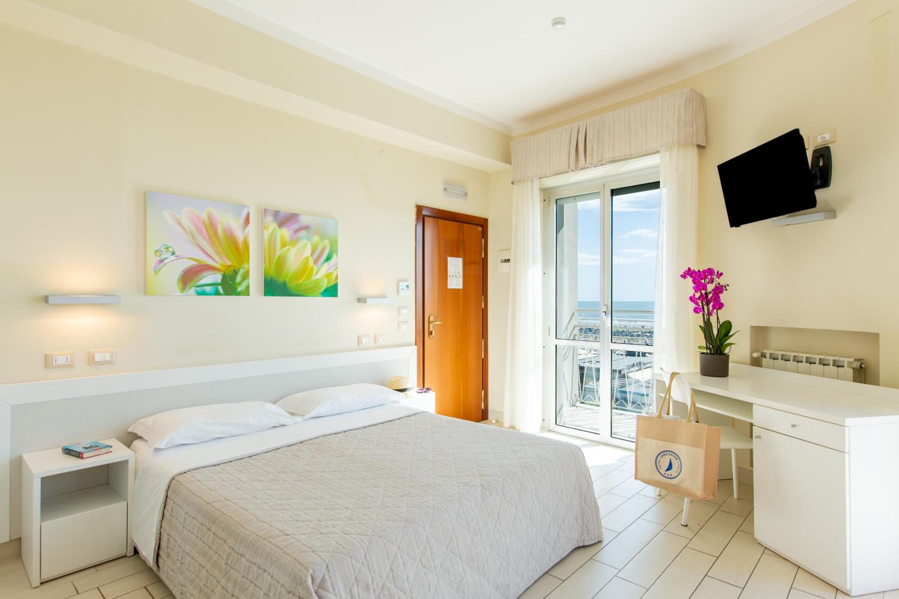 Superior Room with Frontal Sea View - Photo 4