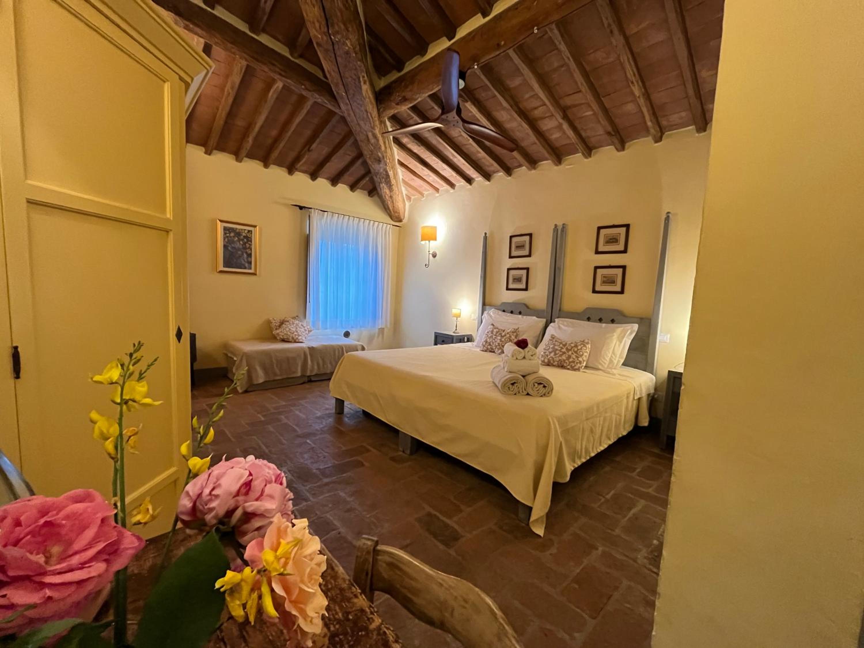 Family Room with Garden View photo 3