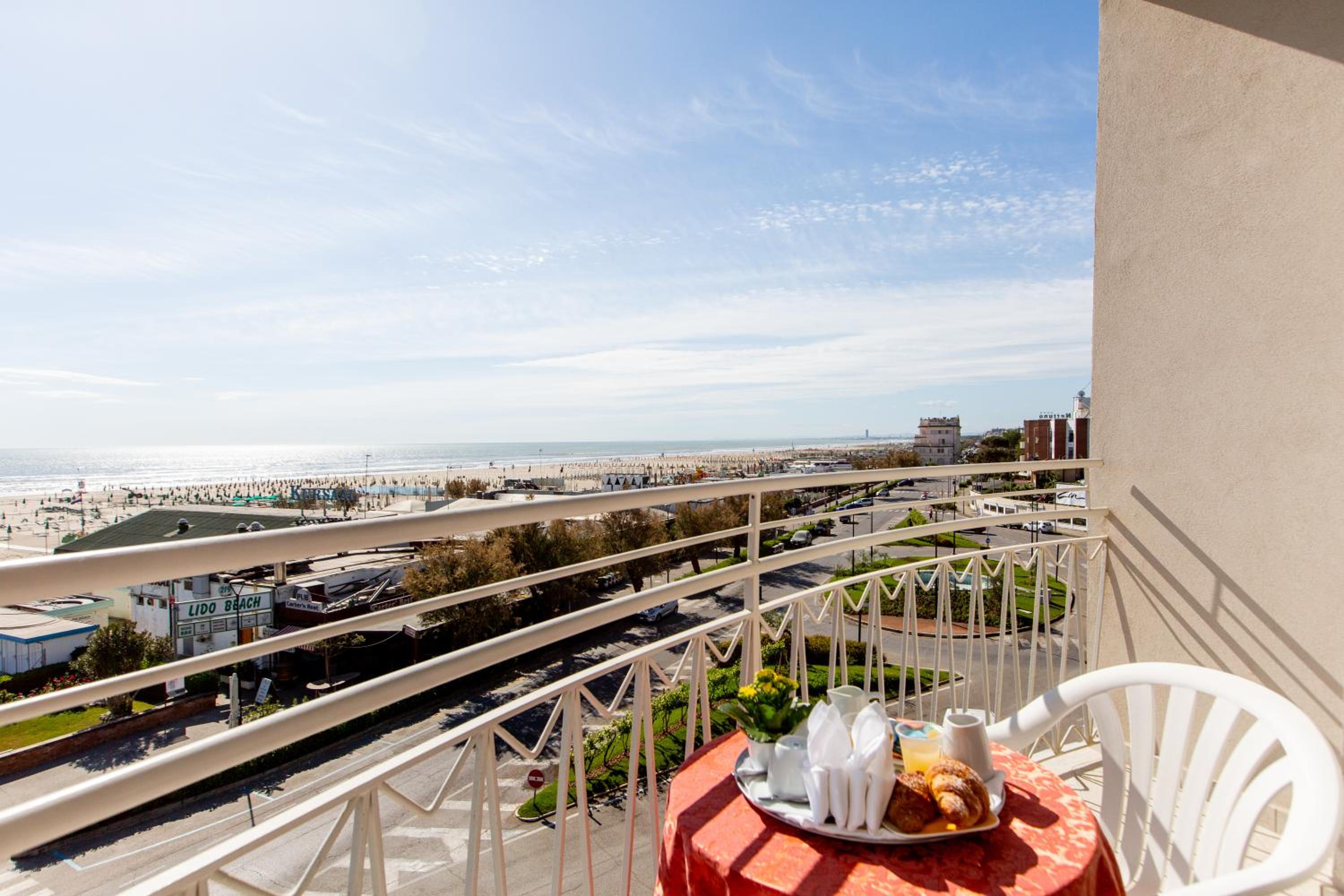 Superior Room with Frontal Sea View - Photo 8