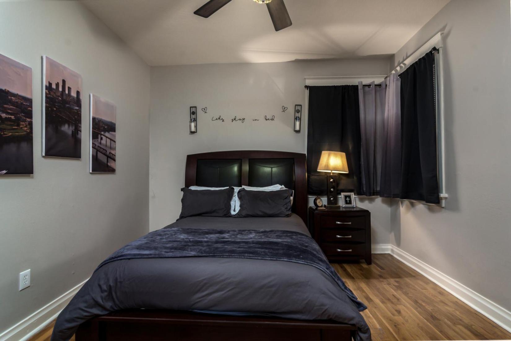 One-Bedroom Apartment photo 1