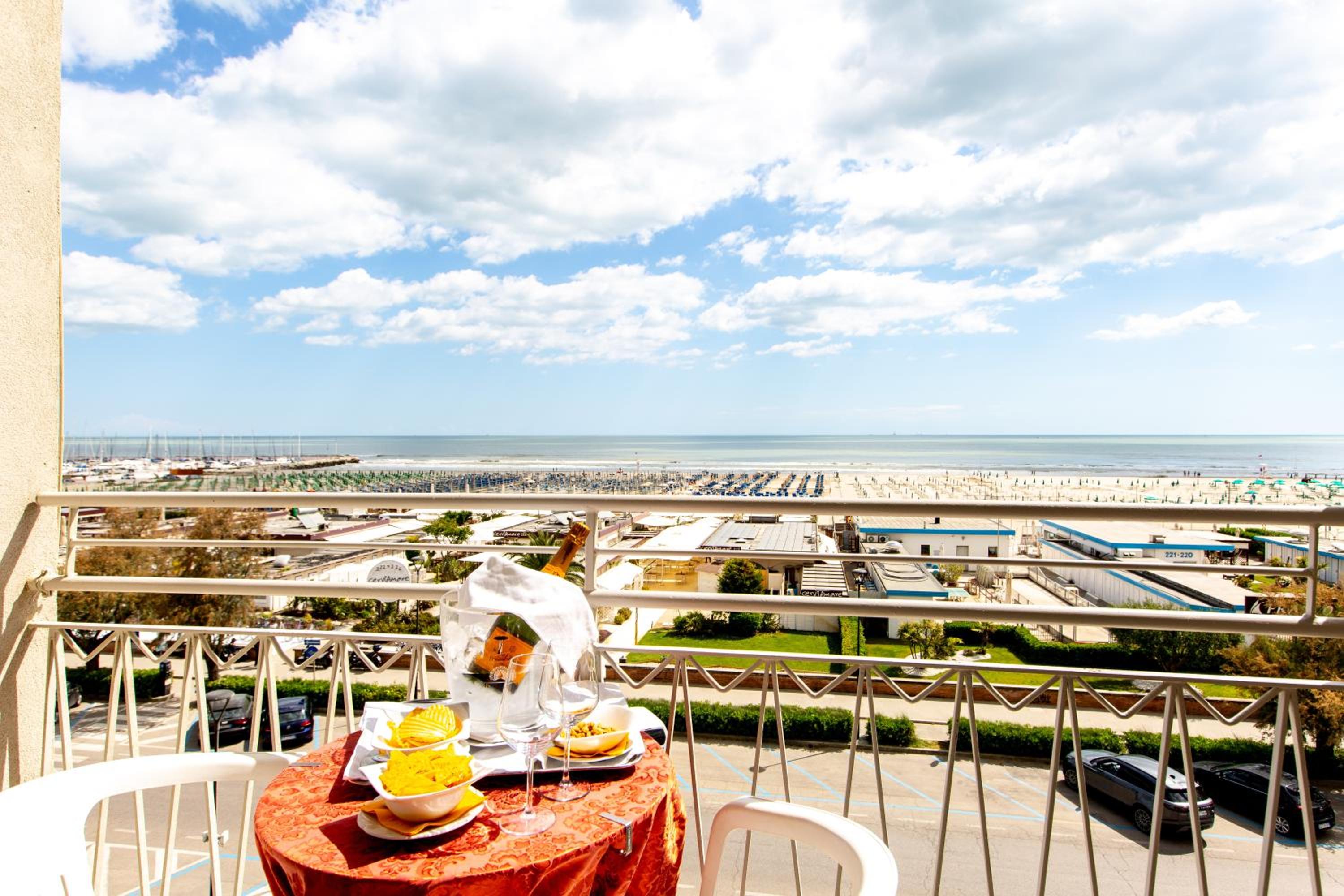 Superior Room with Frontal Sea View - Photo 9