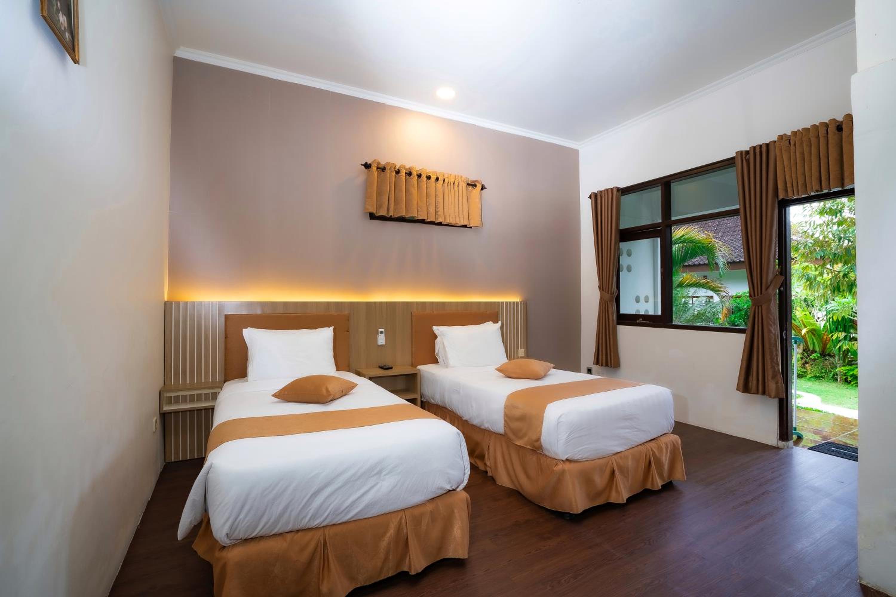 Superior Twin Room with Garden View - Photo 1