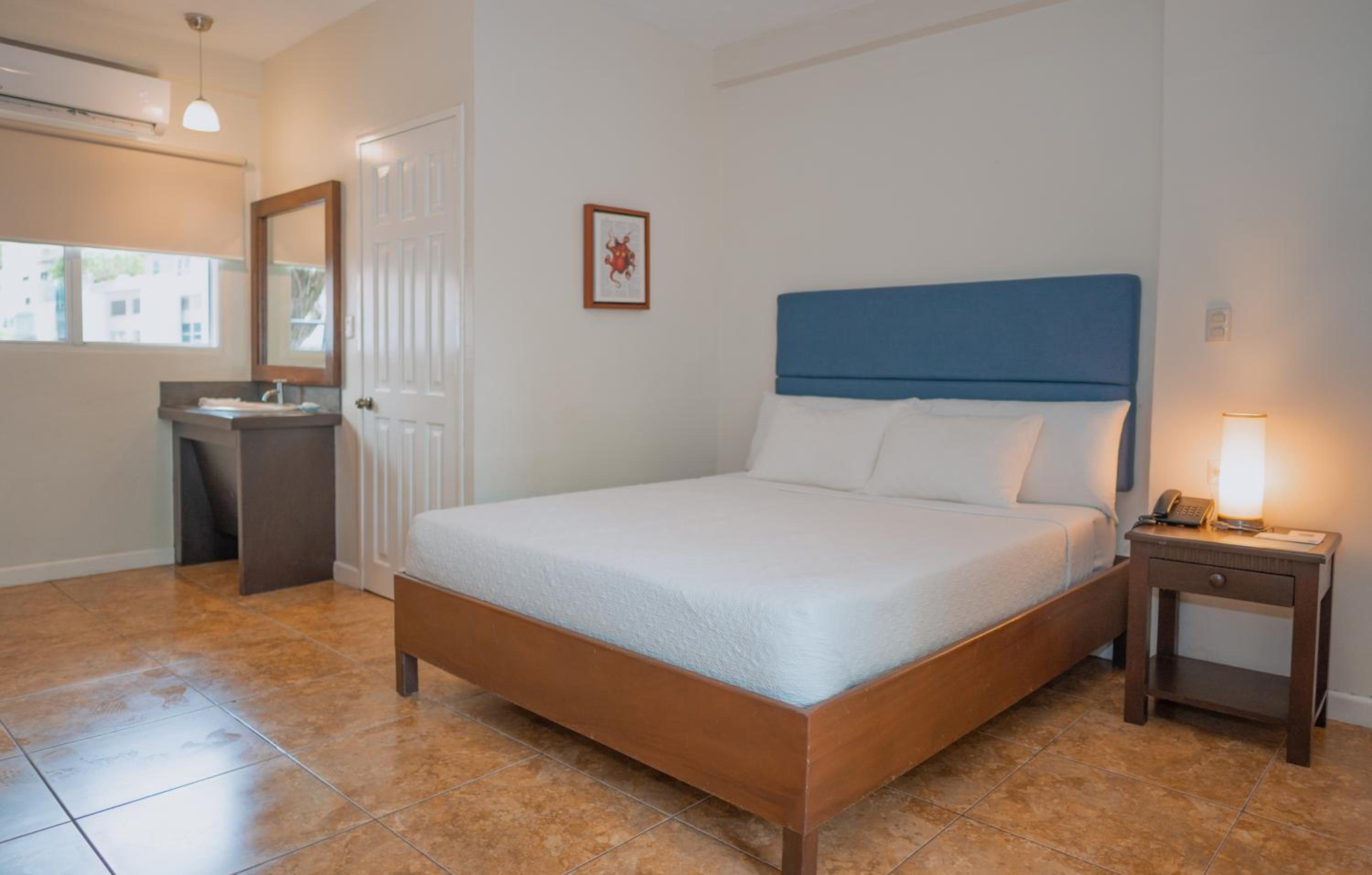 Double Room with Pool View photo 2