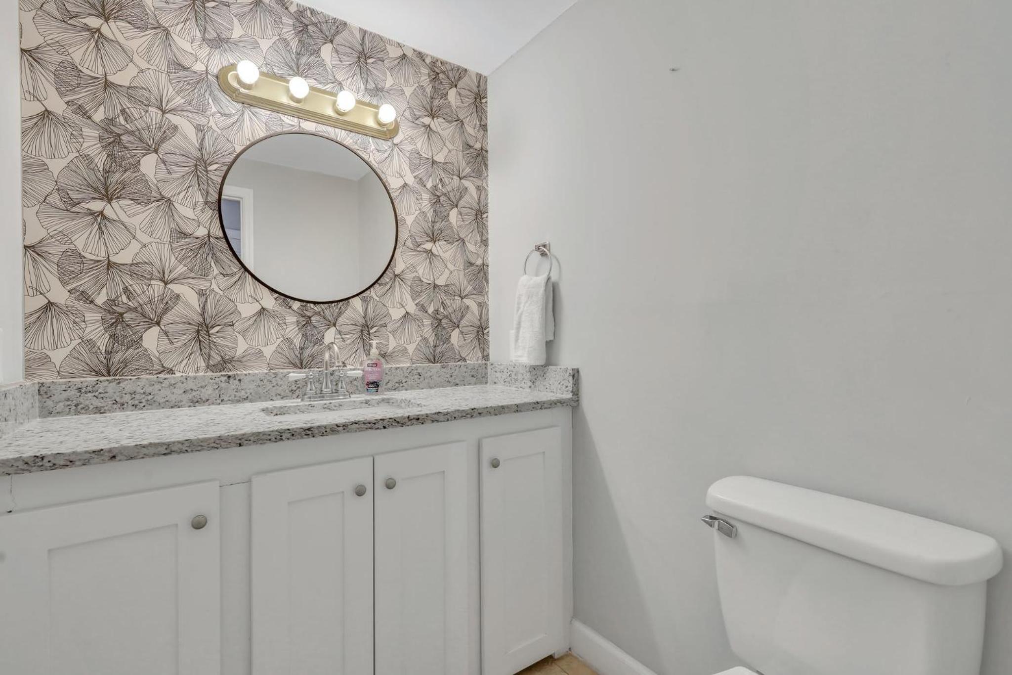 Apartment - Photo 45