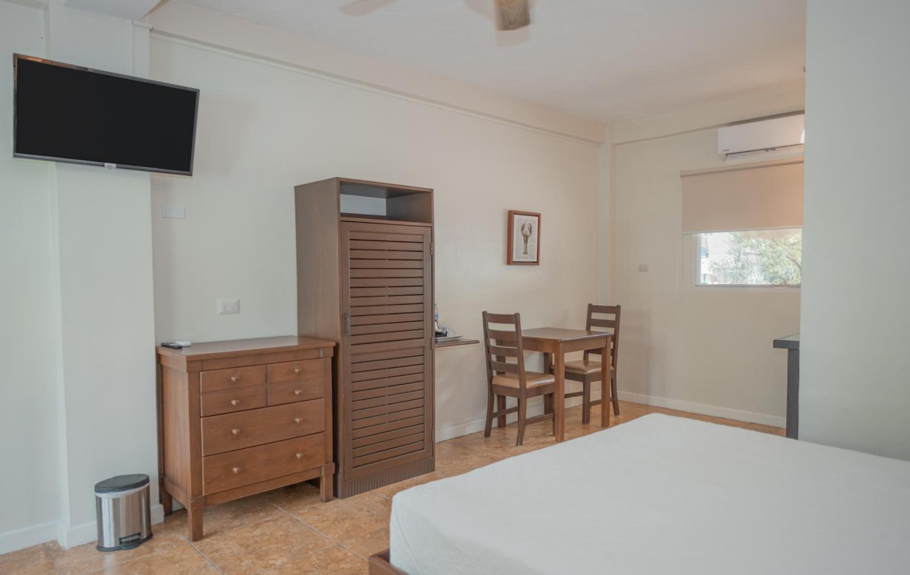 Double Room with Pool View photo 3