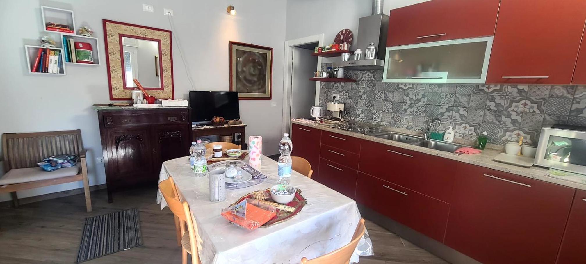 Double Room with Private Bathroom - Photo 24