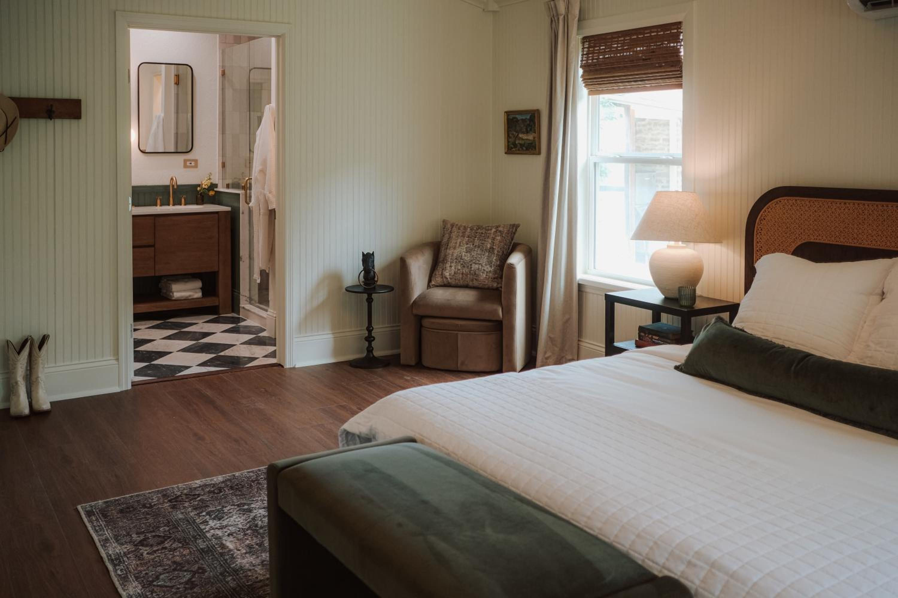 Cottage - Photo 1