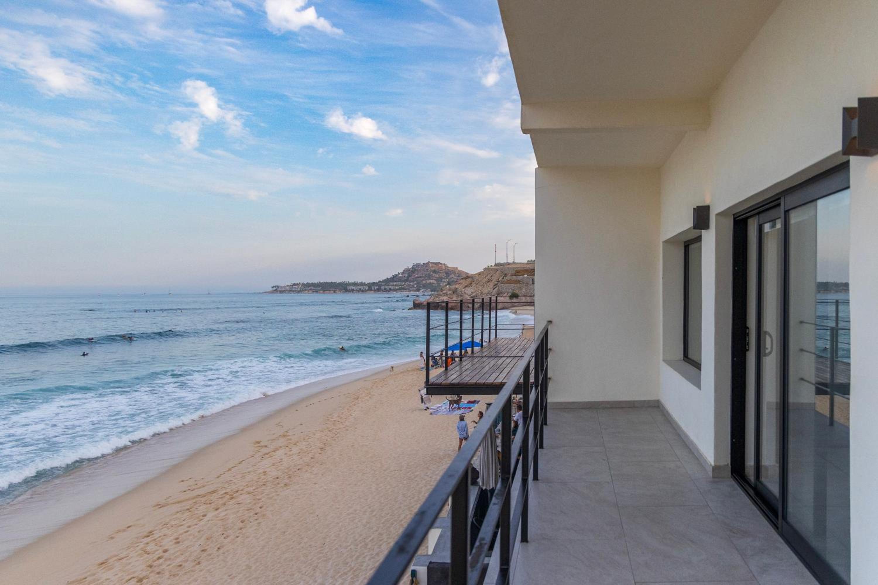 Deluxe Suite with Sea View photo 3