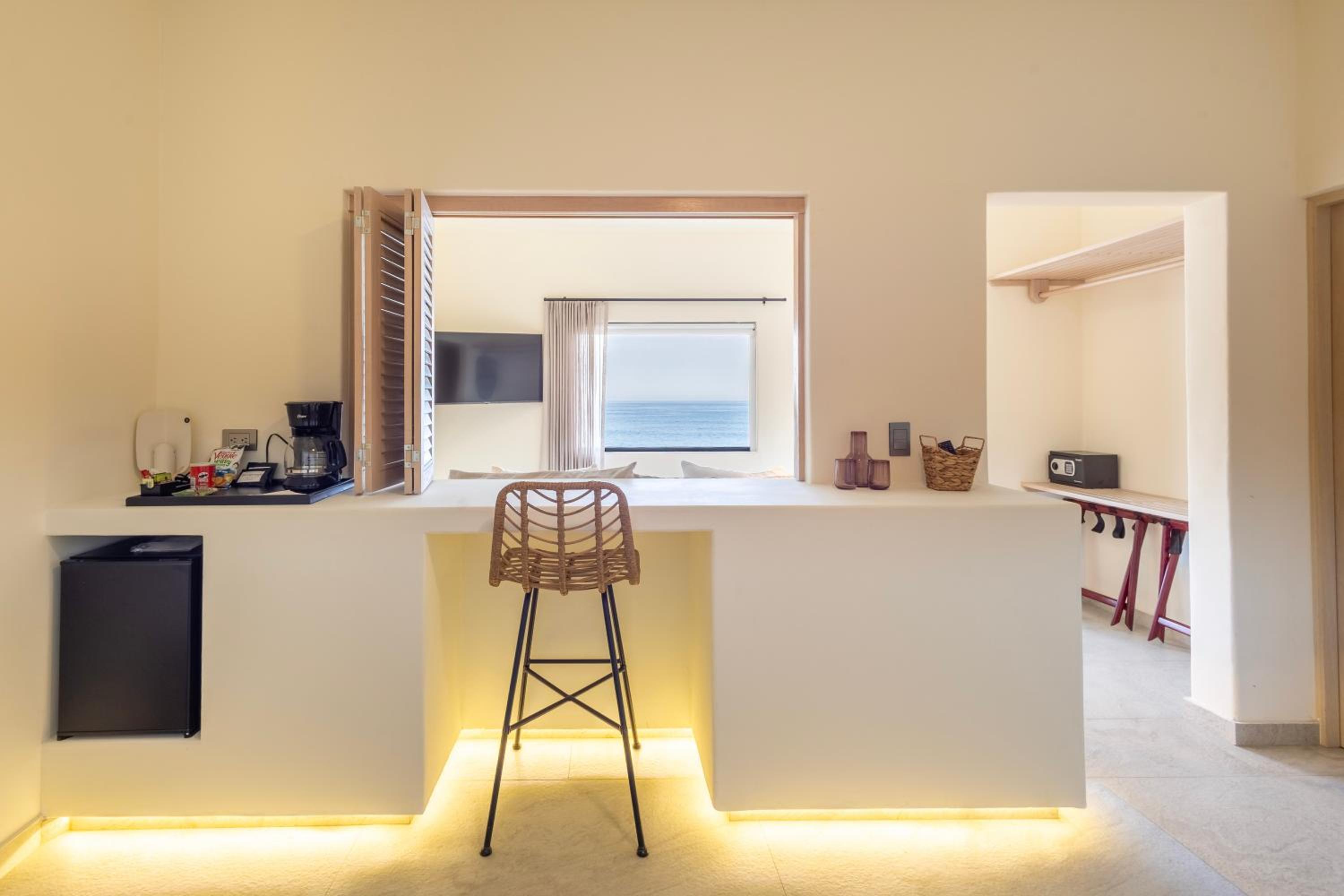 Superior Suite with Sea View photo 3