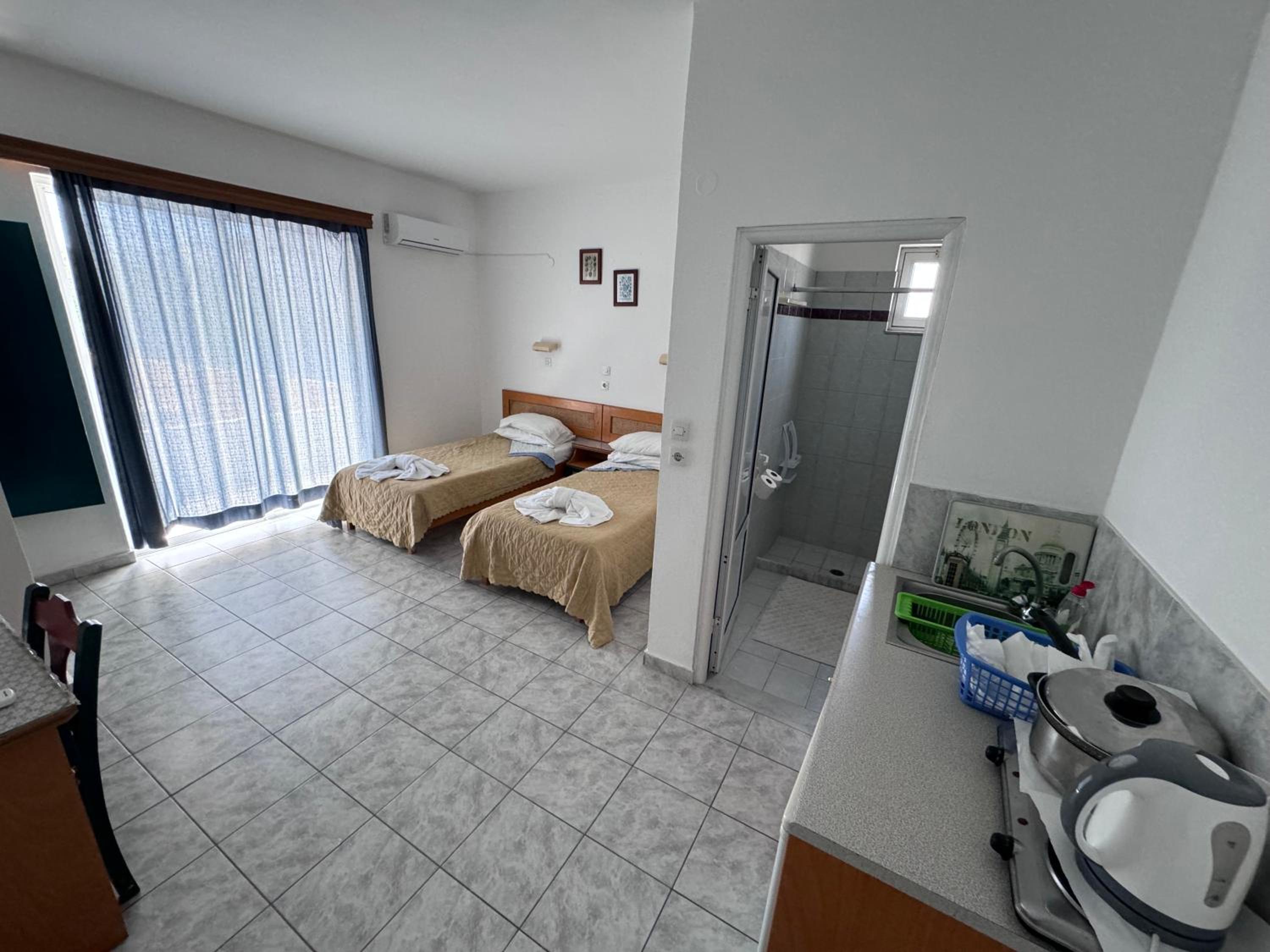 Twin Studio (2 Adults)