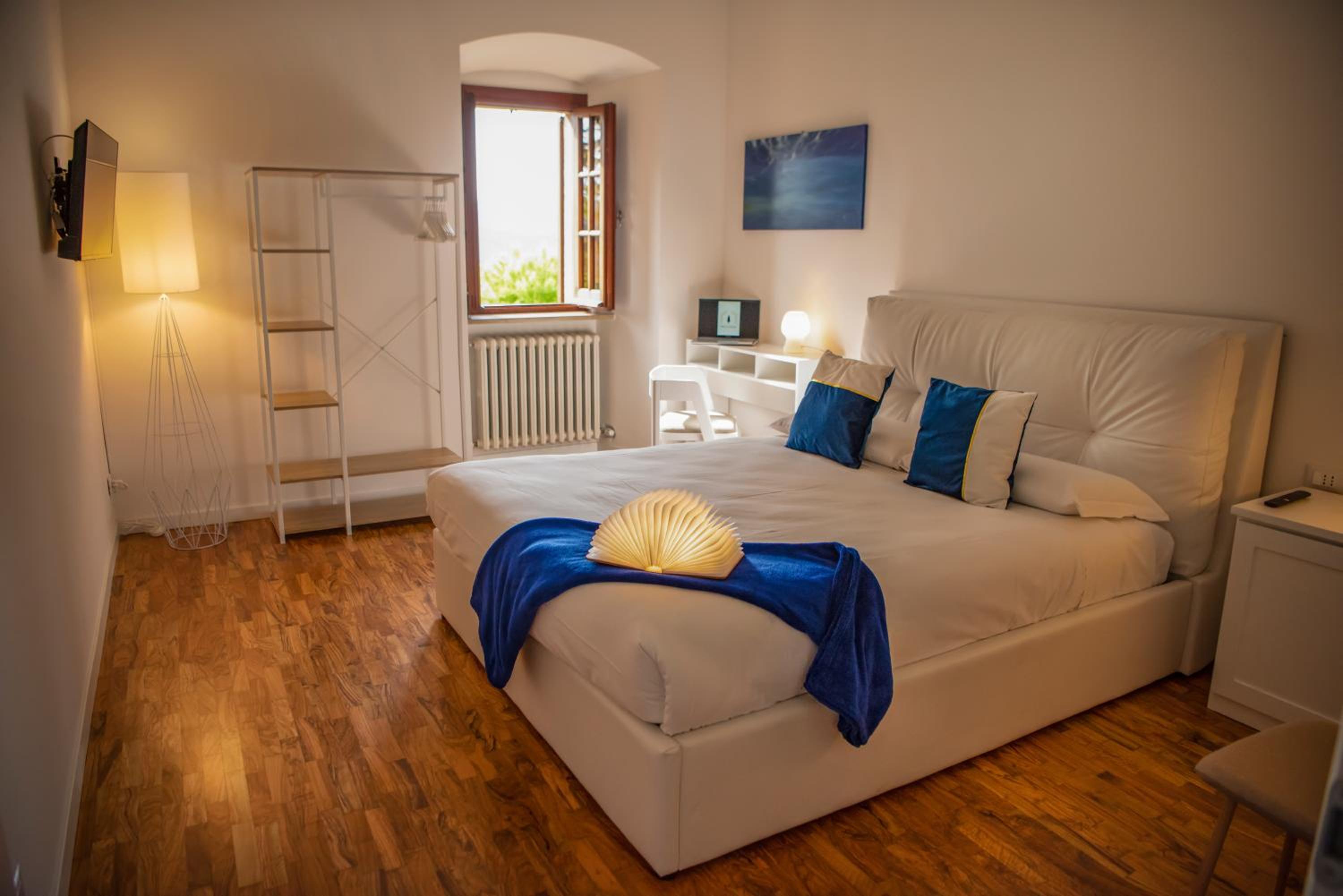 Double Room with Private External Bathroom photo 1