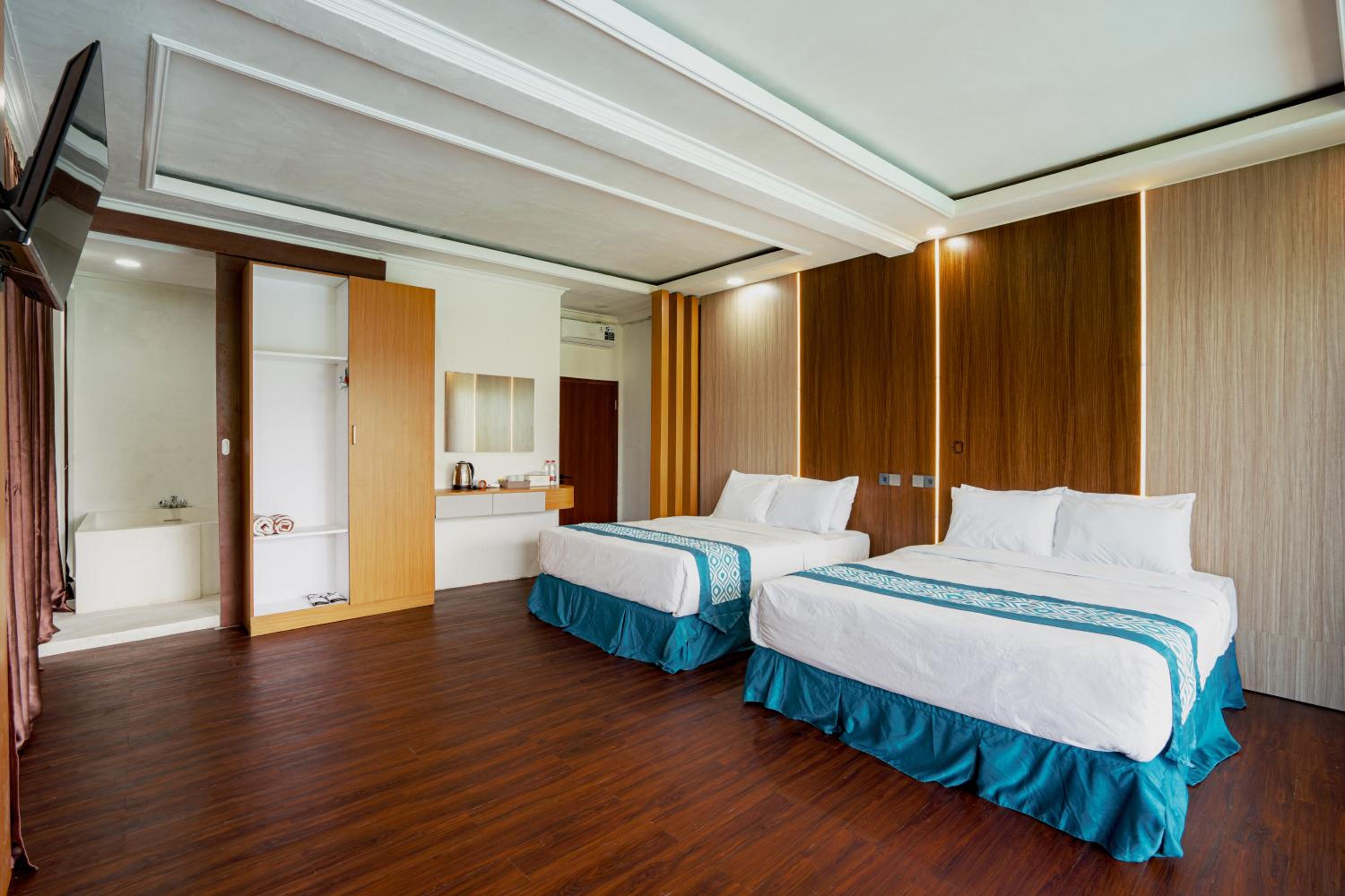 Family Suite - Photo 1