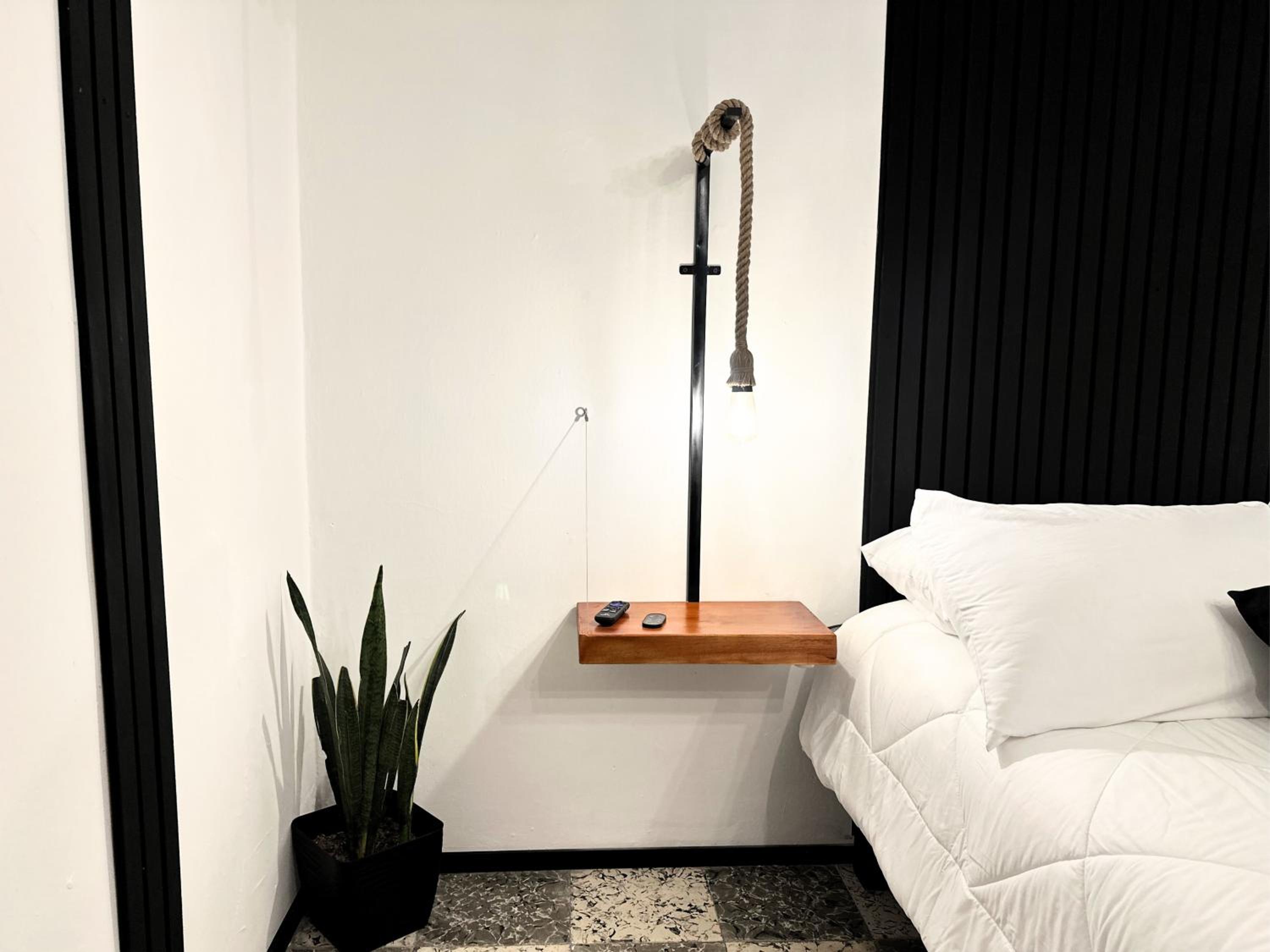 Suite - Photo 19