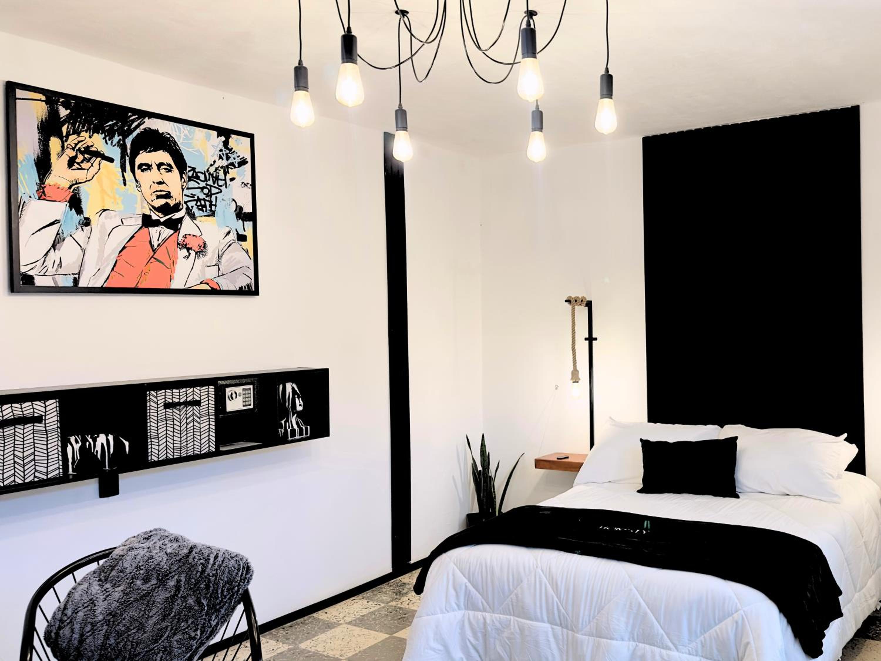 Suite - Photo 14